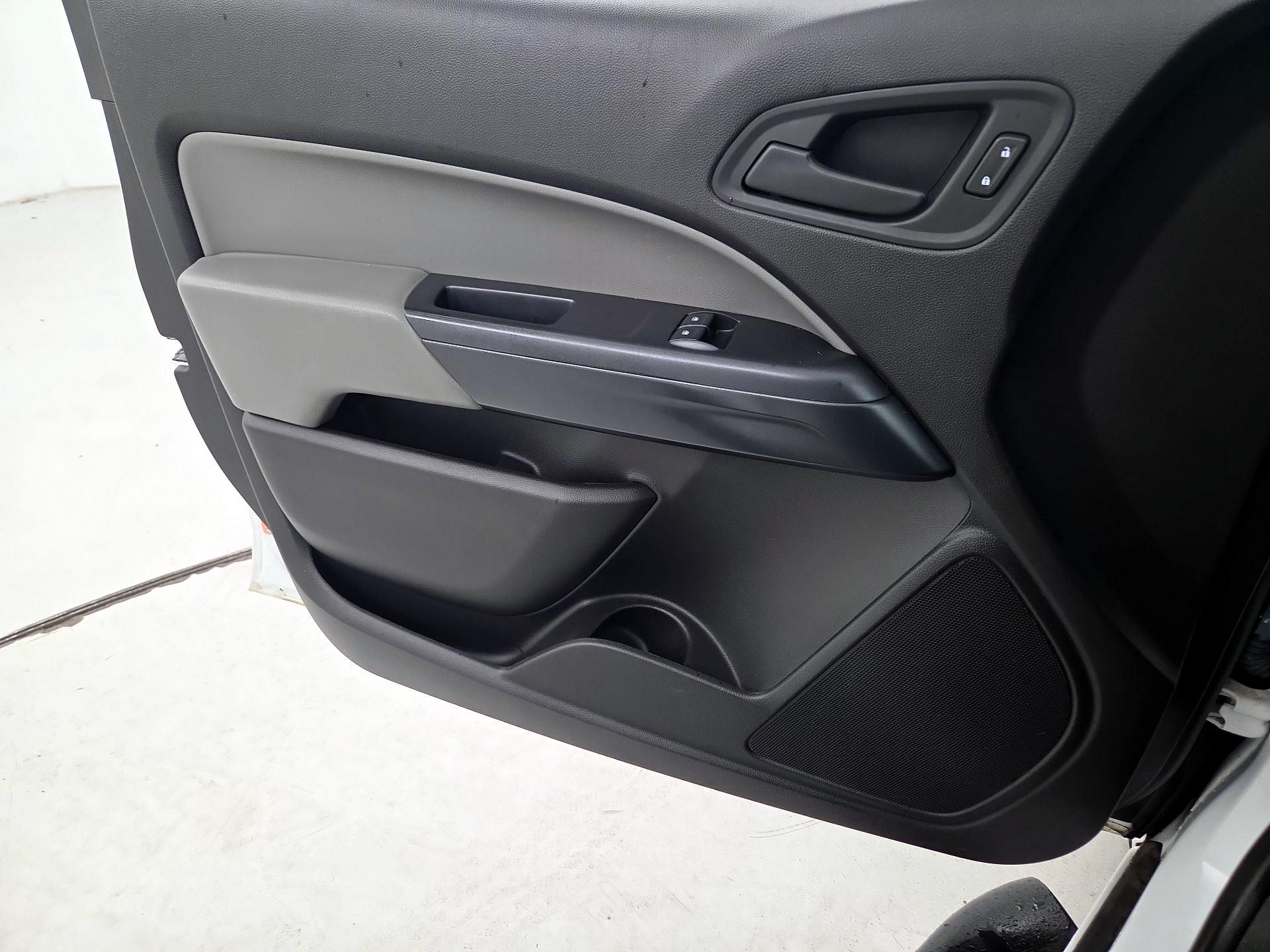 Thumbnail: 2017 Chevrolet Colorado - 12