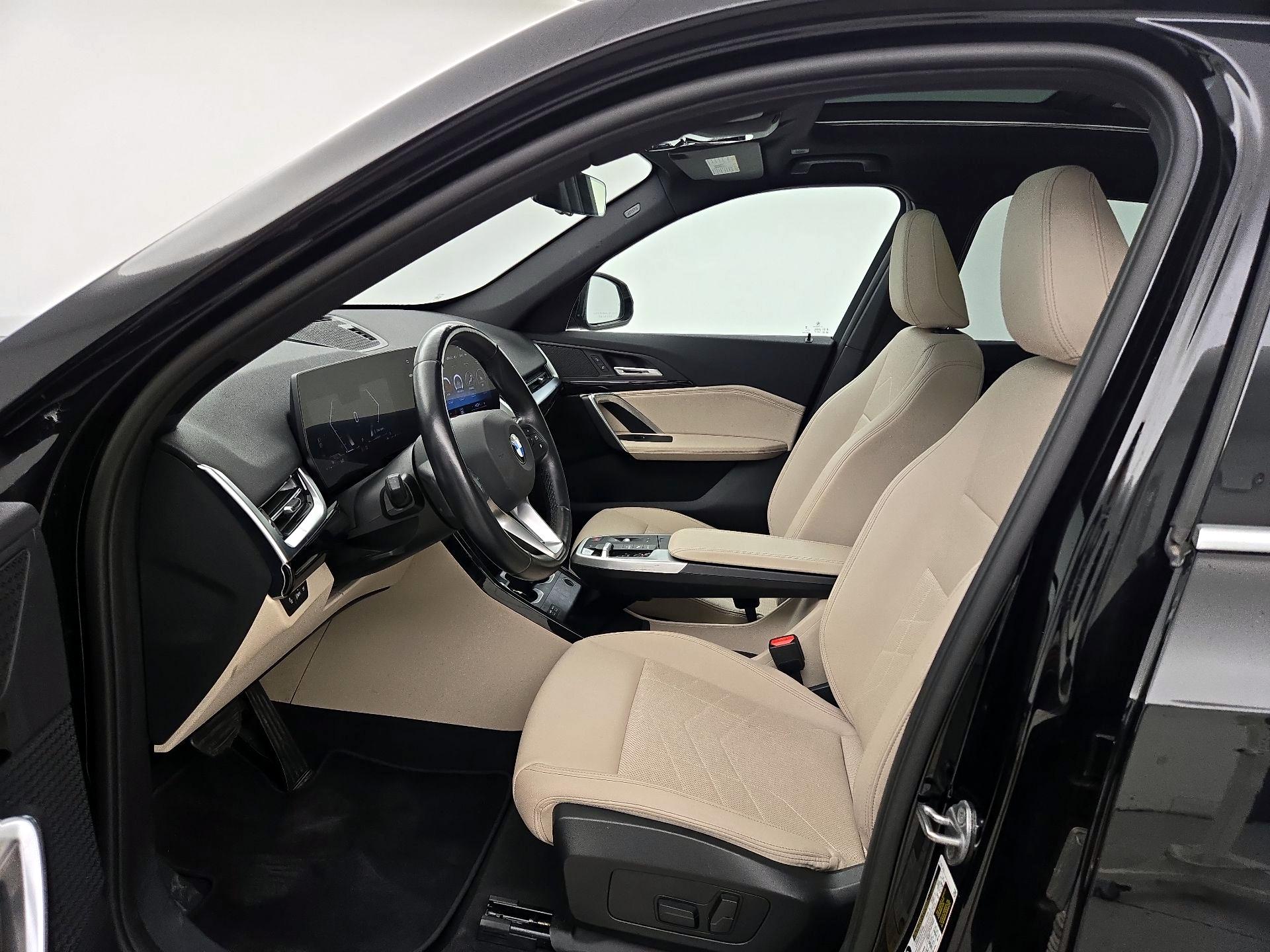 Thumbnail: 2023 BMW X1 - 11