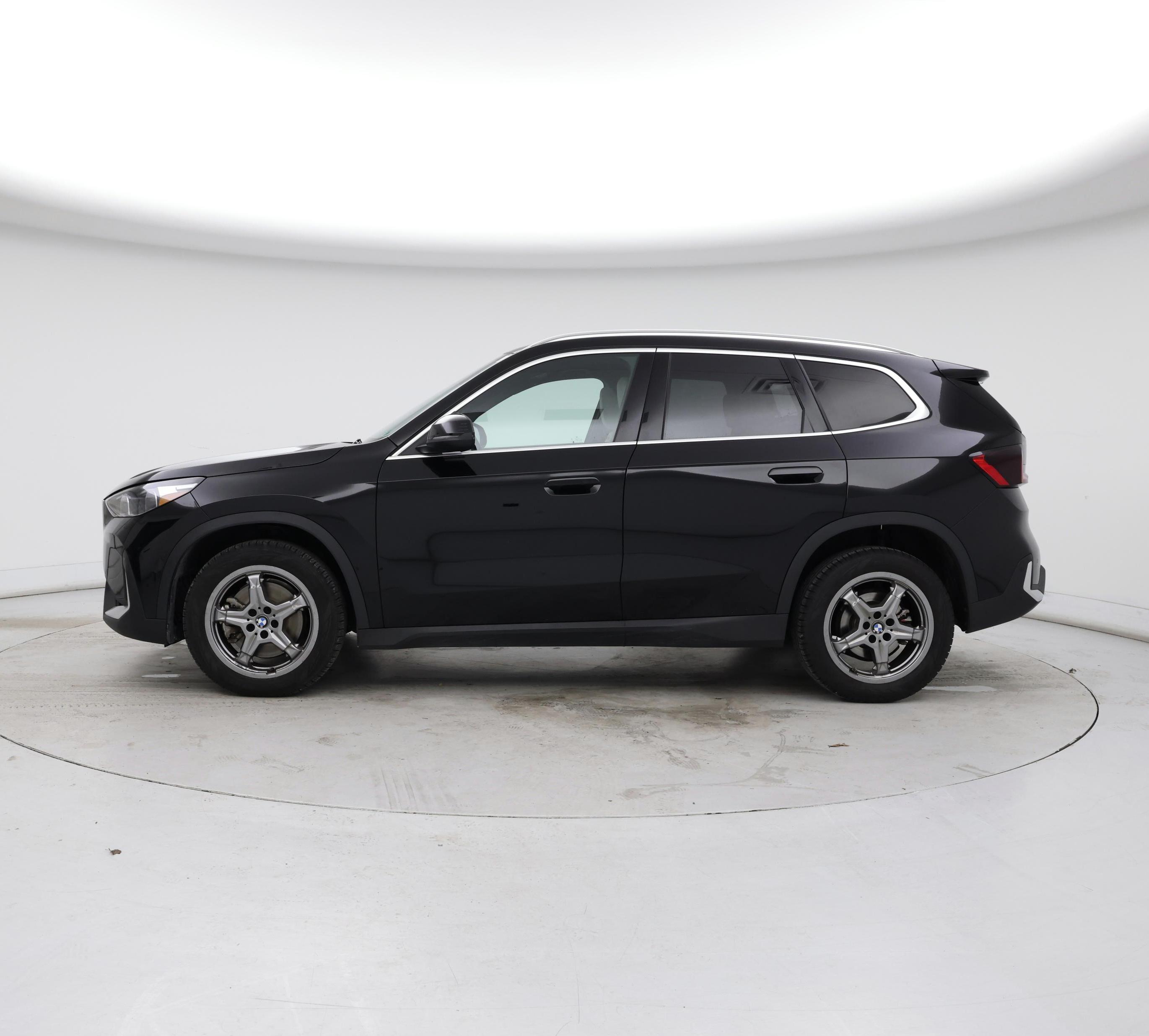 Thumbnail: 2023 BMW X1 - 3