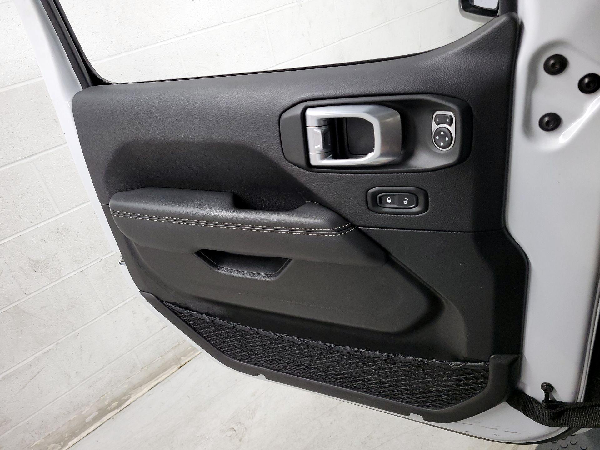 Thumbnail: 2022 Jeep Wrangler - 12