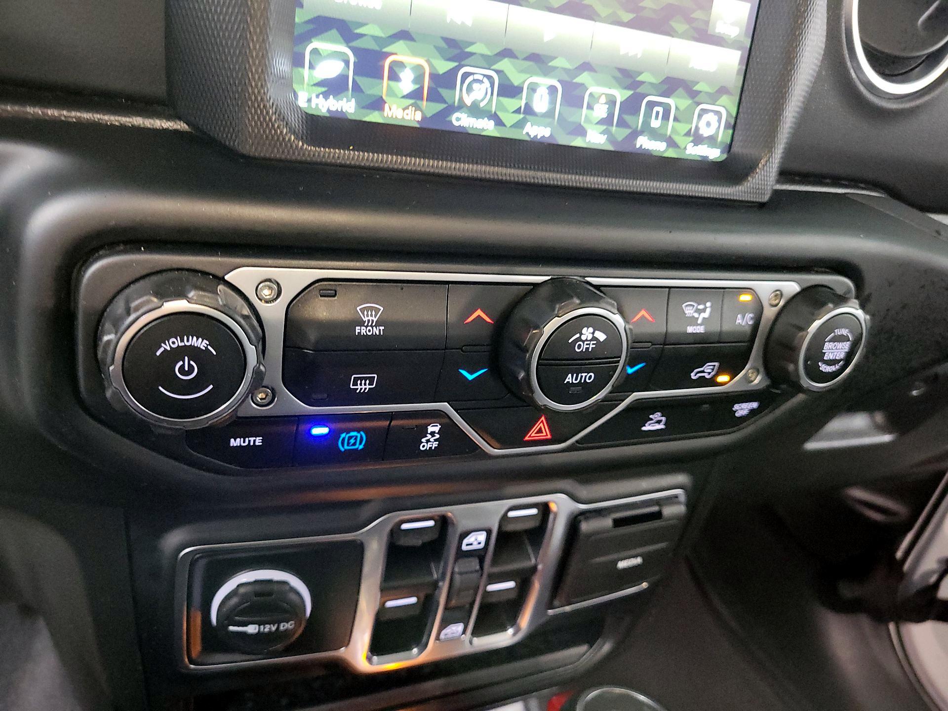 Thumbnail: 2022 Jeep Wrangler - 15