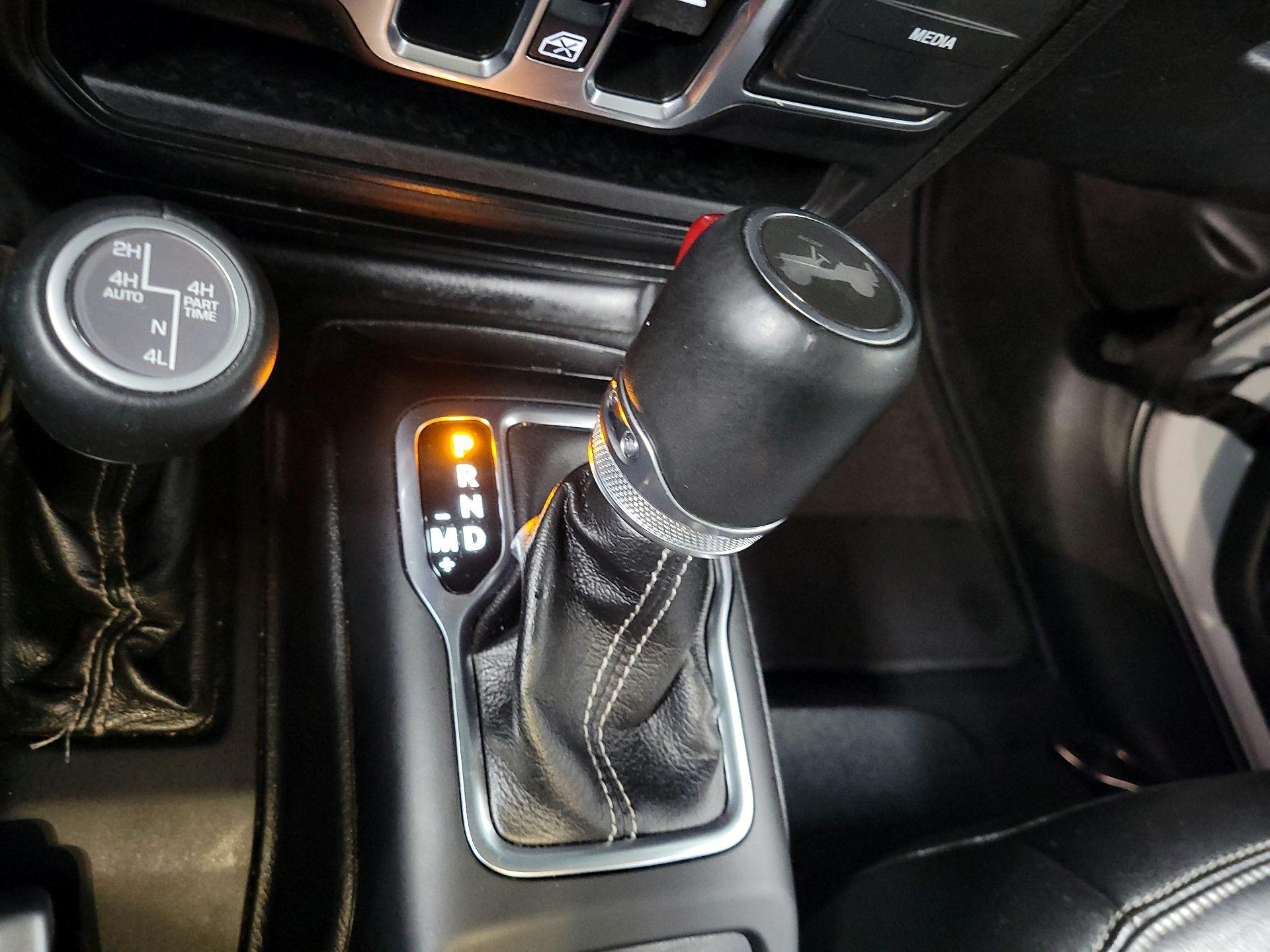 Thumbnail: 2022 Jeep Wrangler - 16