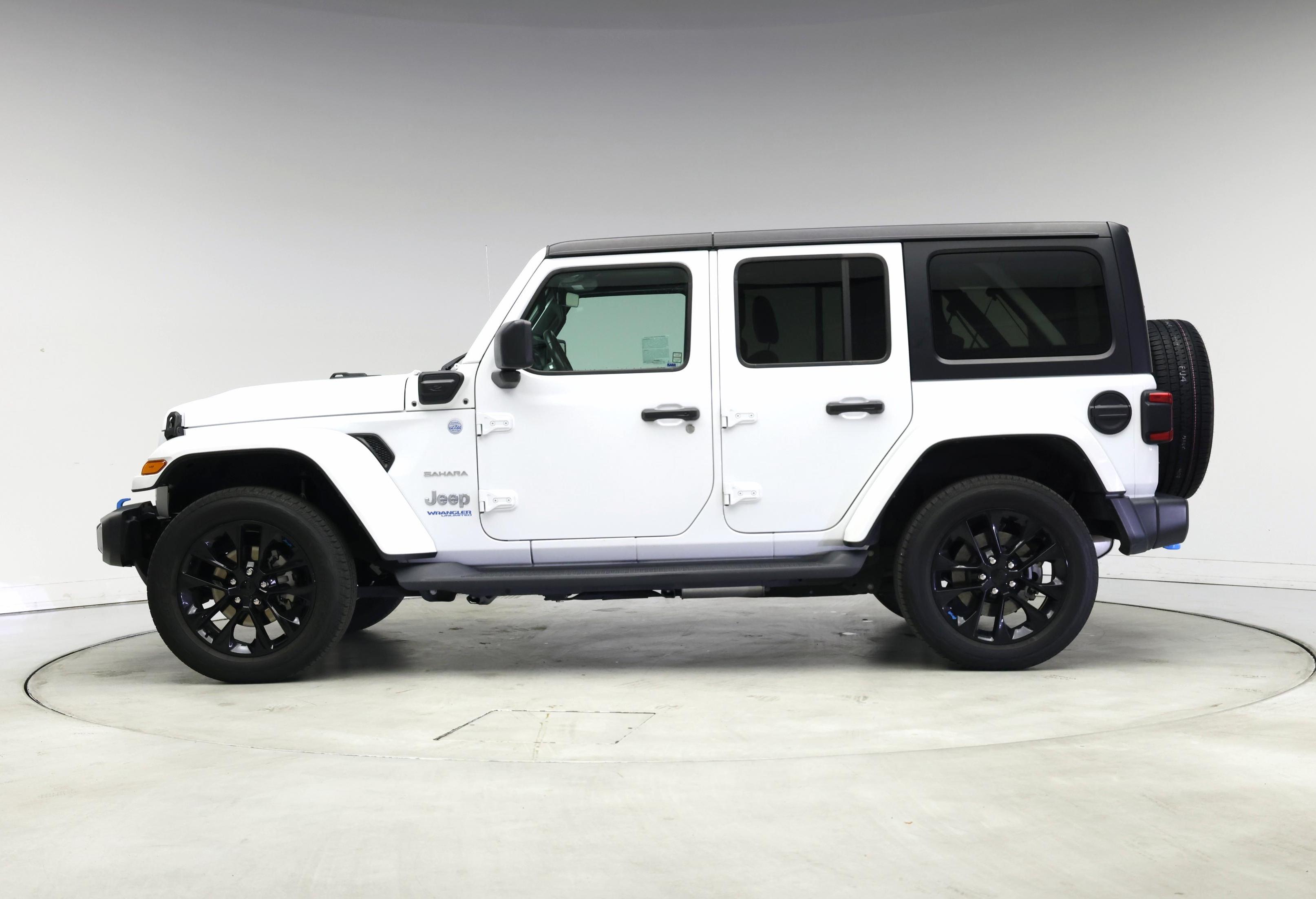 Thumbnail: 2022 Jeep Wrangler - 3