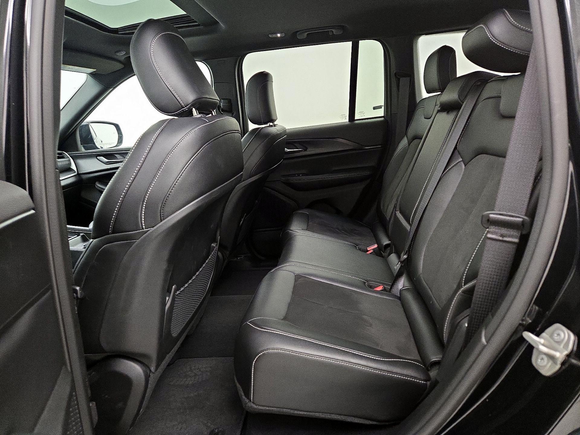 Thumbnail: 2023 Jeep Grand Cherokee - 20