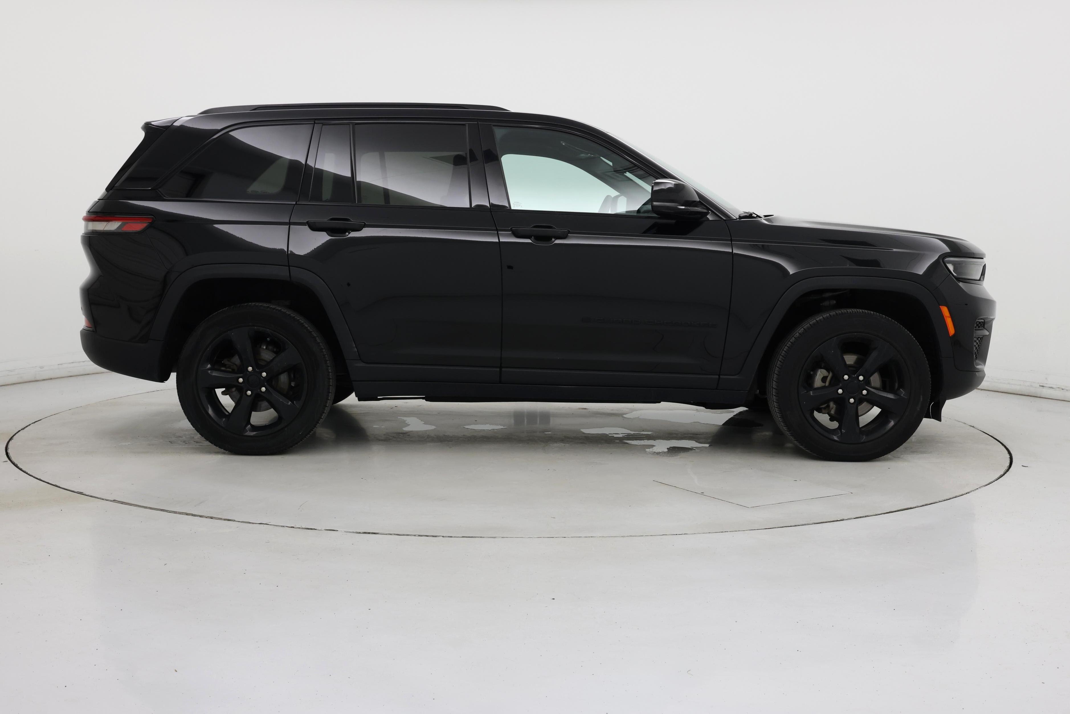 Thumbnail: 2023 Jeep Grand Cherokee - 7