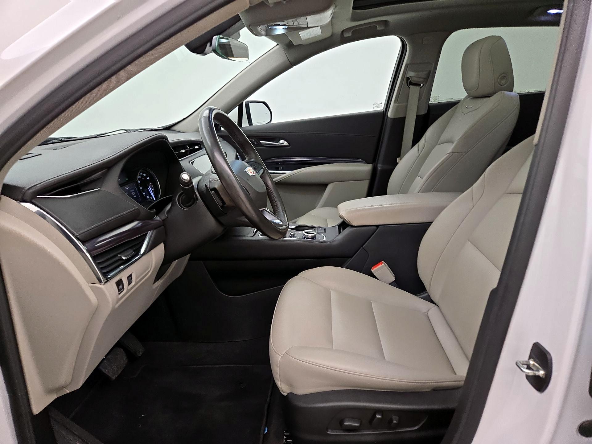 Thumbnail: 2023 Cadillac XT4 - 11