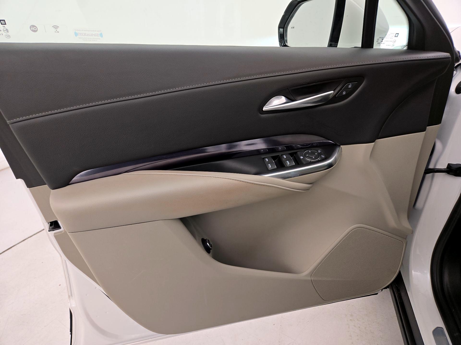 Thumbnail: 2023 Cadillac XT4 - 12