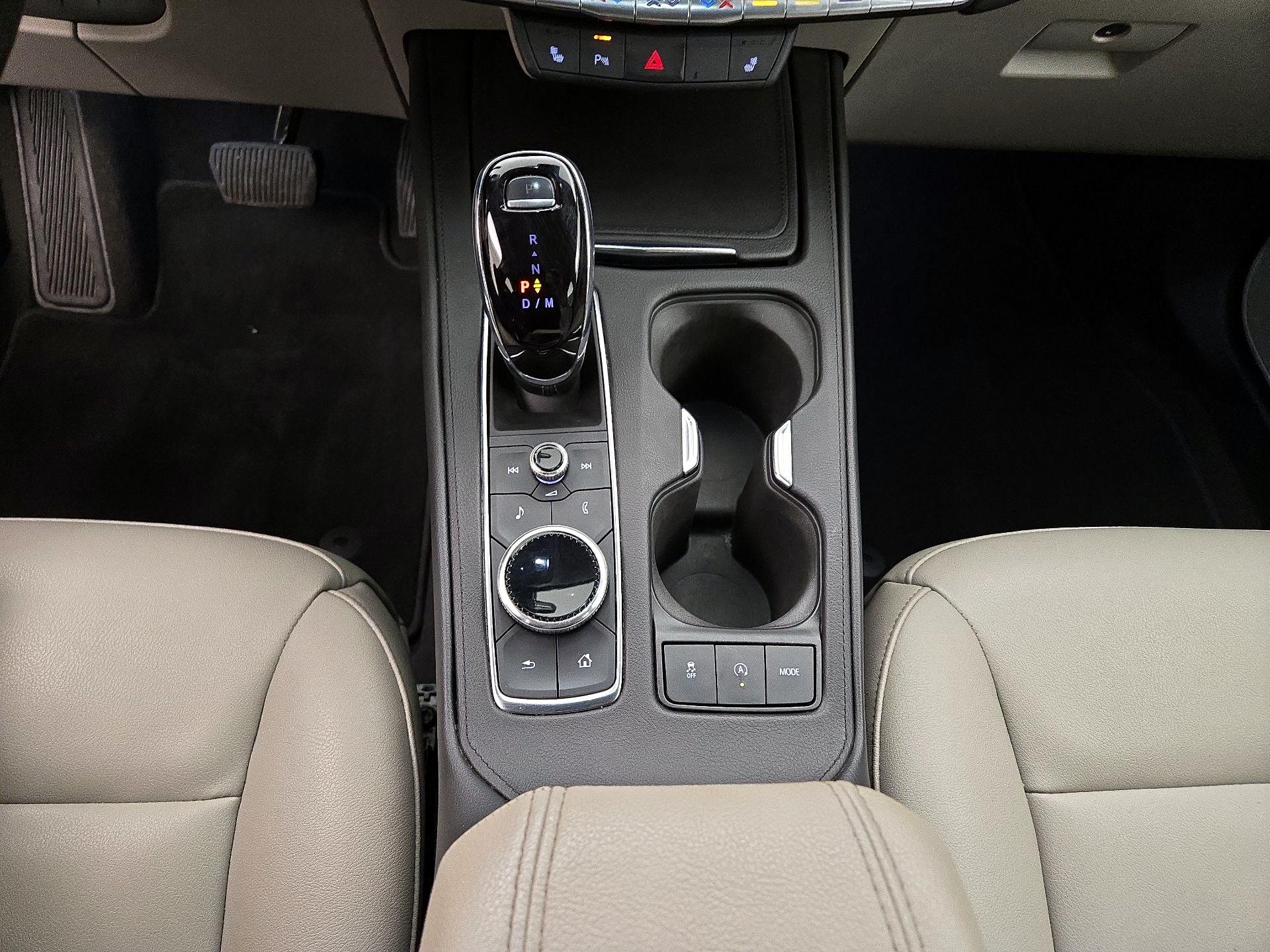 Thumbnail: 2023 Cadillac XT4 - 17