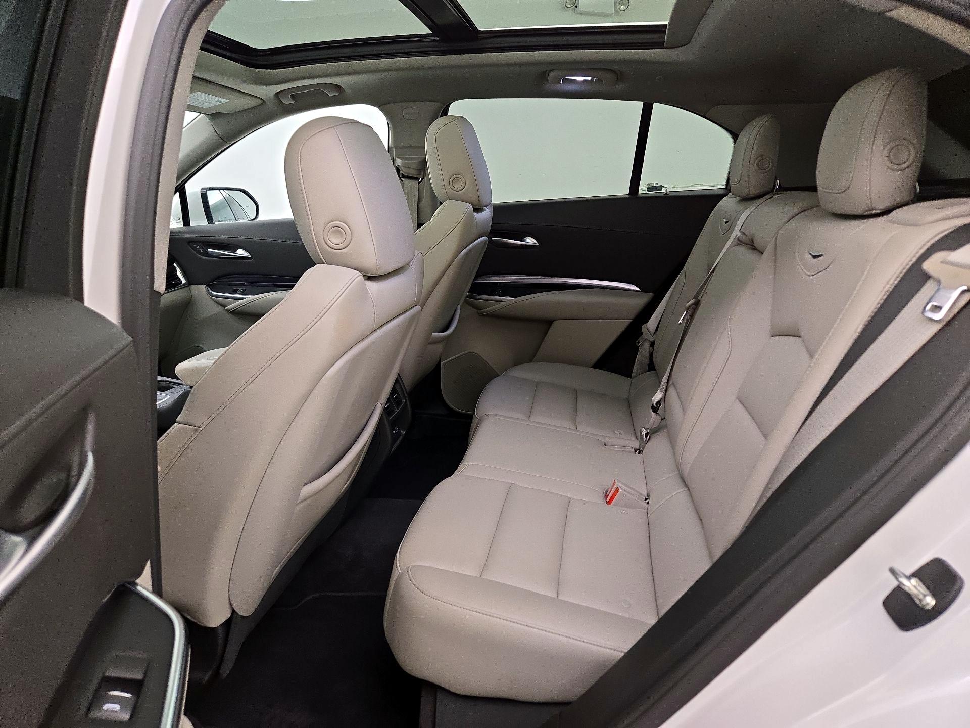 Thumbnail: 2023 Cadillac XT4 - 20