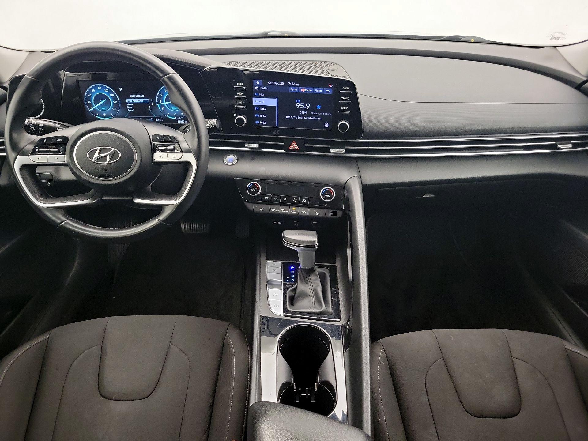 Thumbnail: 2022 Hyundai Elantra - 9