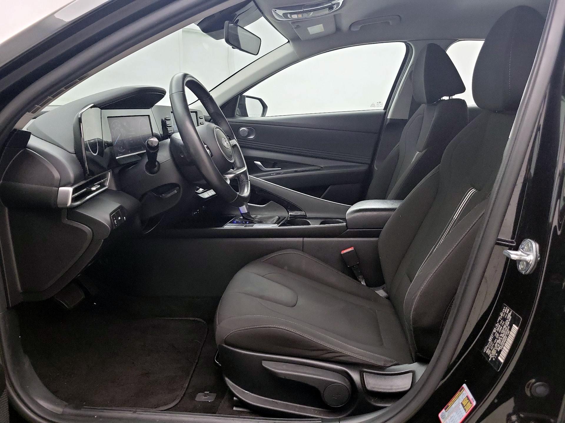 Thumbnail: 2022 Hyundai Elantra - 11