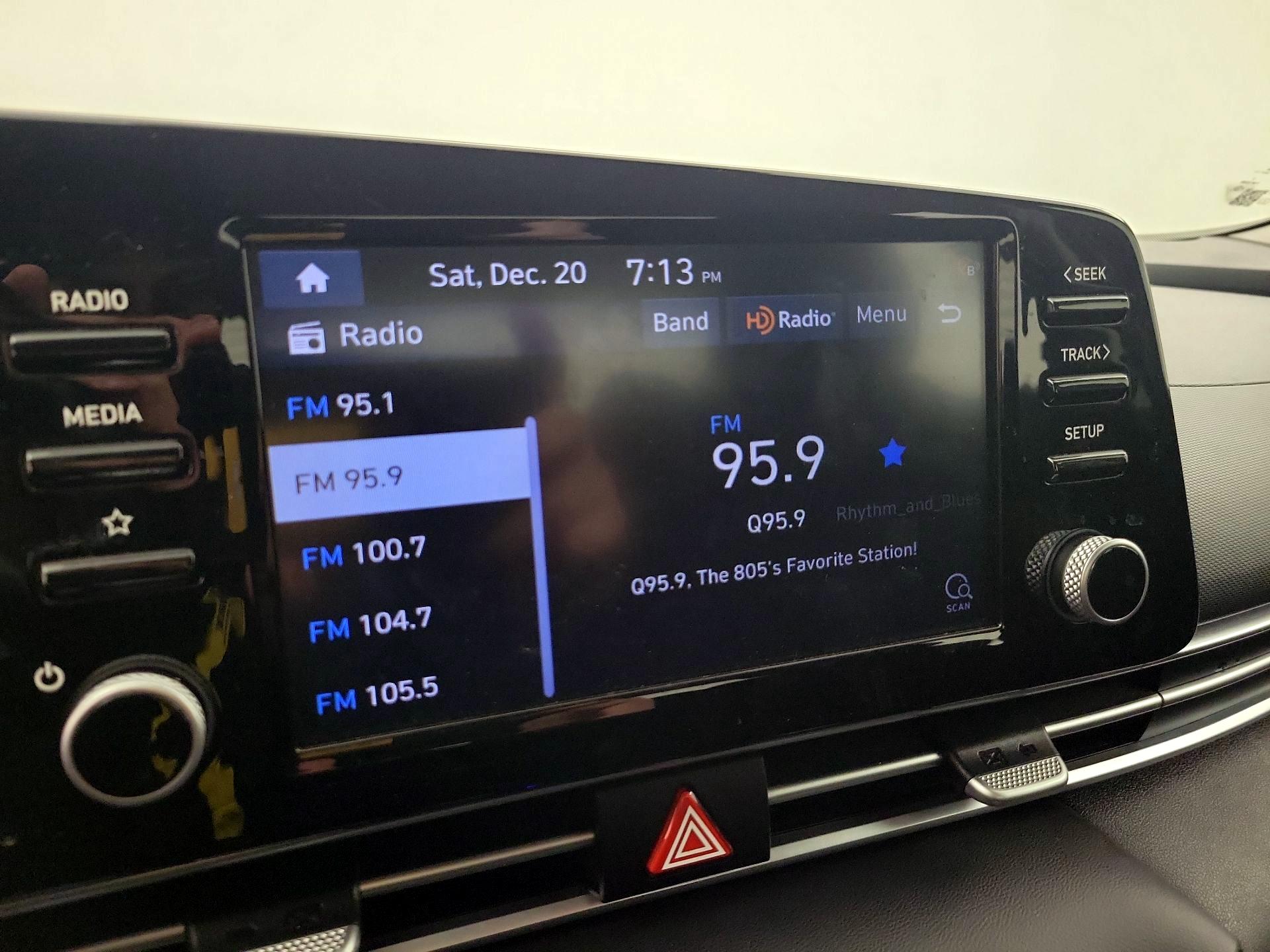 Thumbnail: 2022 Hyundai Elantra - 15