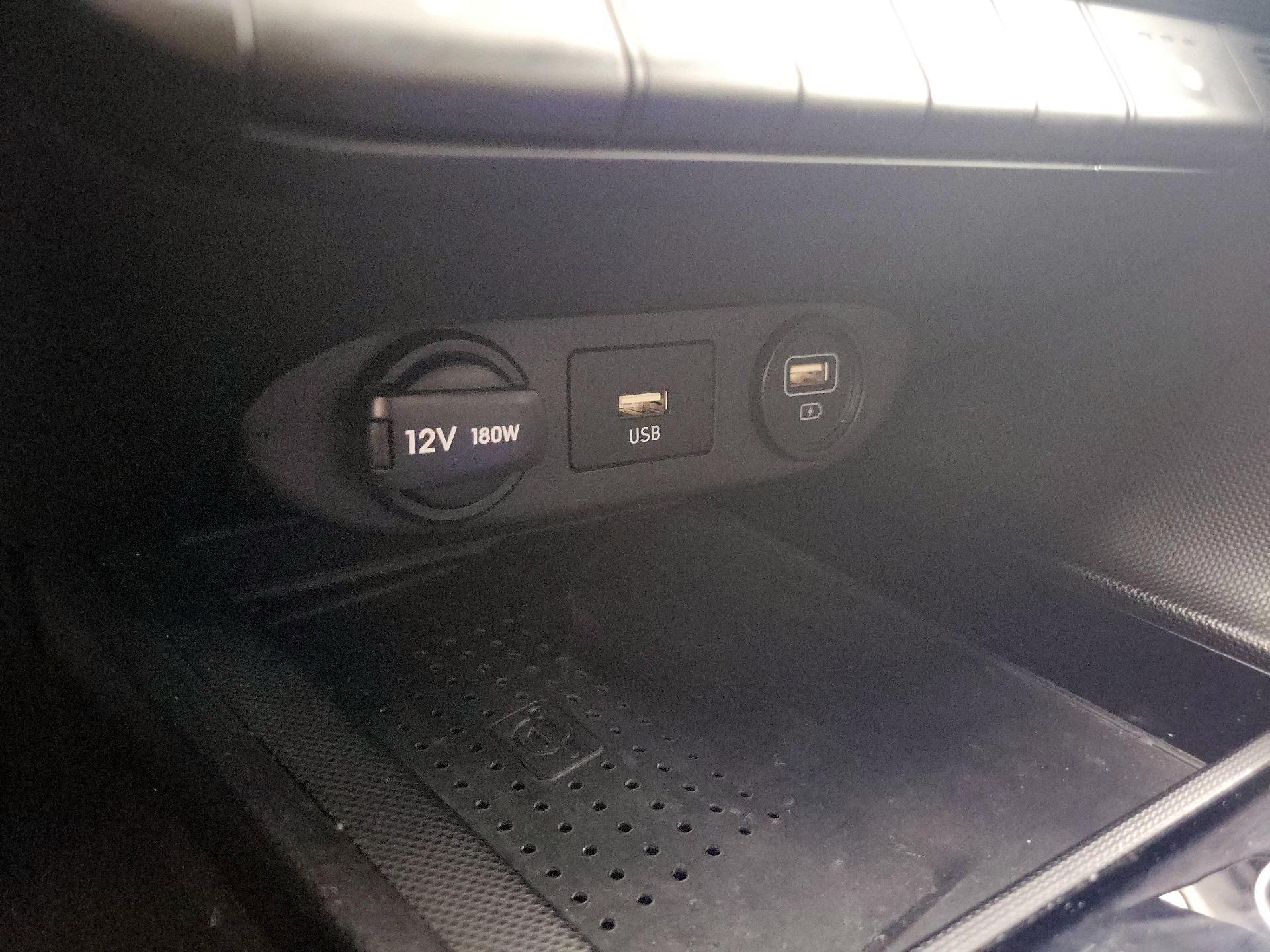 Thumbnail: 2022 Hyundai Elantra - 18