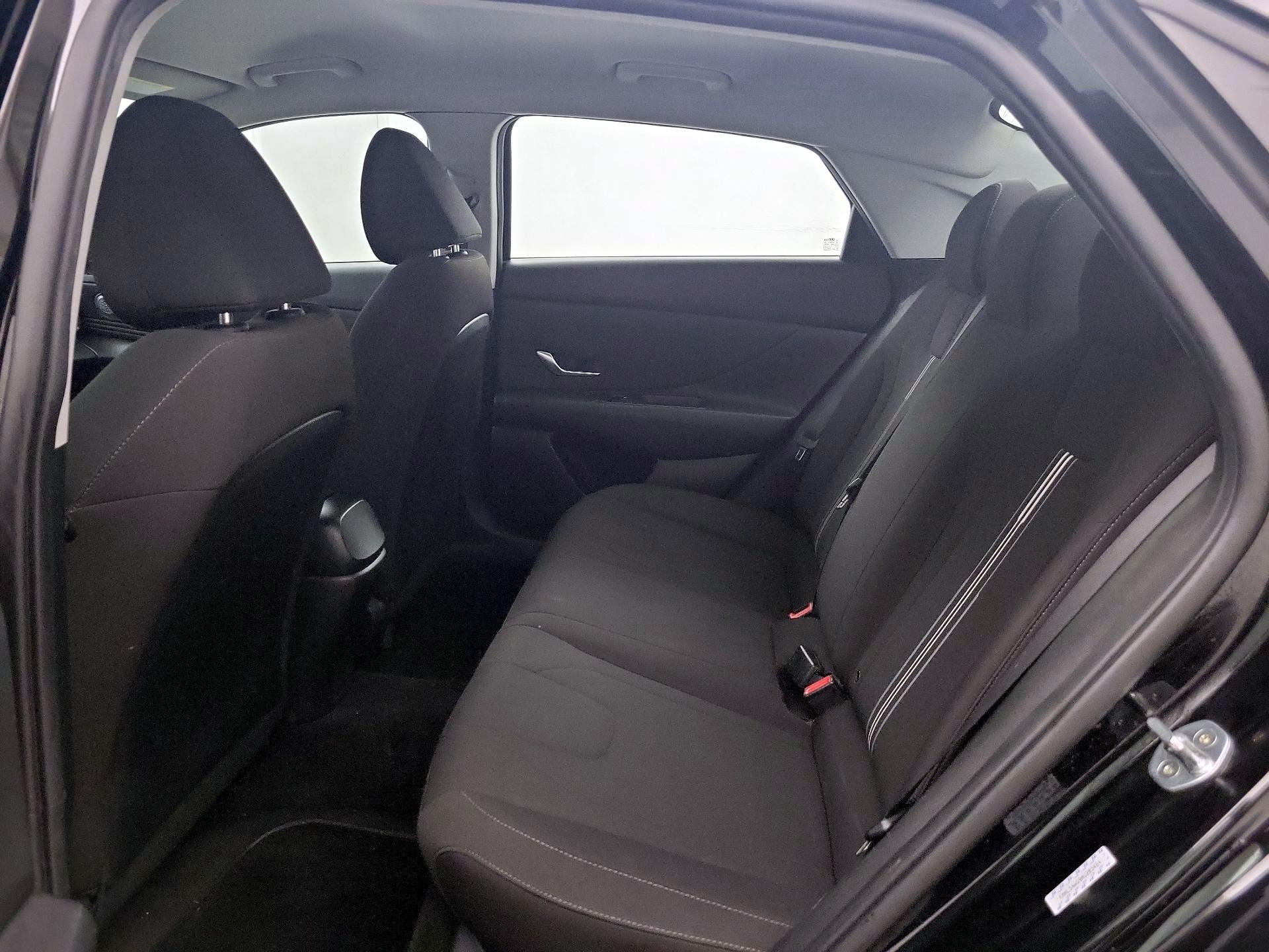 Thumbnail: 2022 Hyundai Elantra - 19