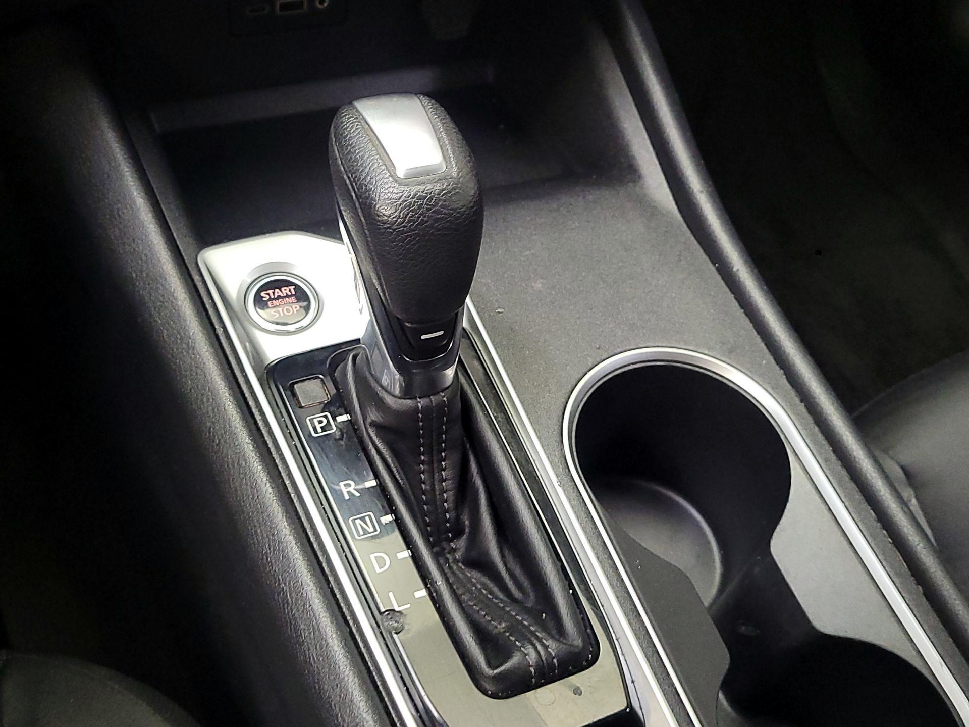 Thumbnail: 2022 Nissan Altima - 17