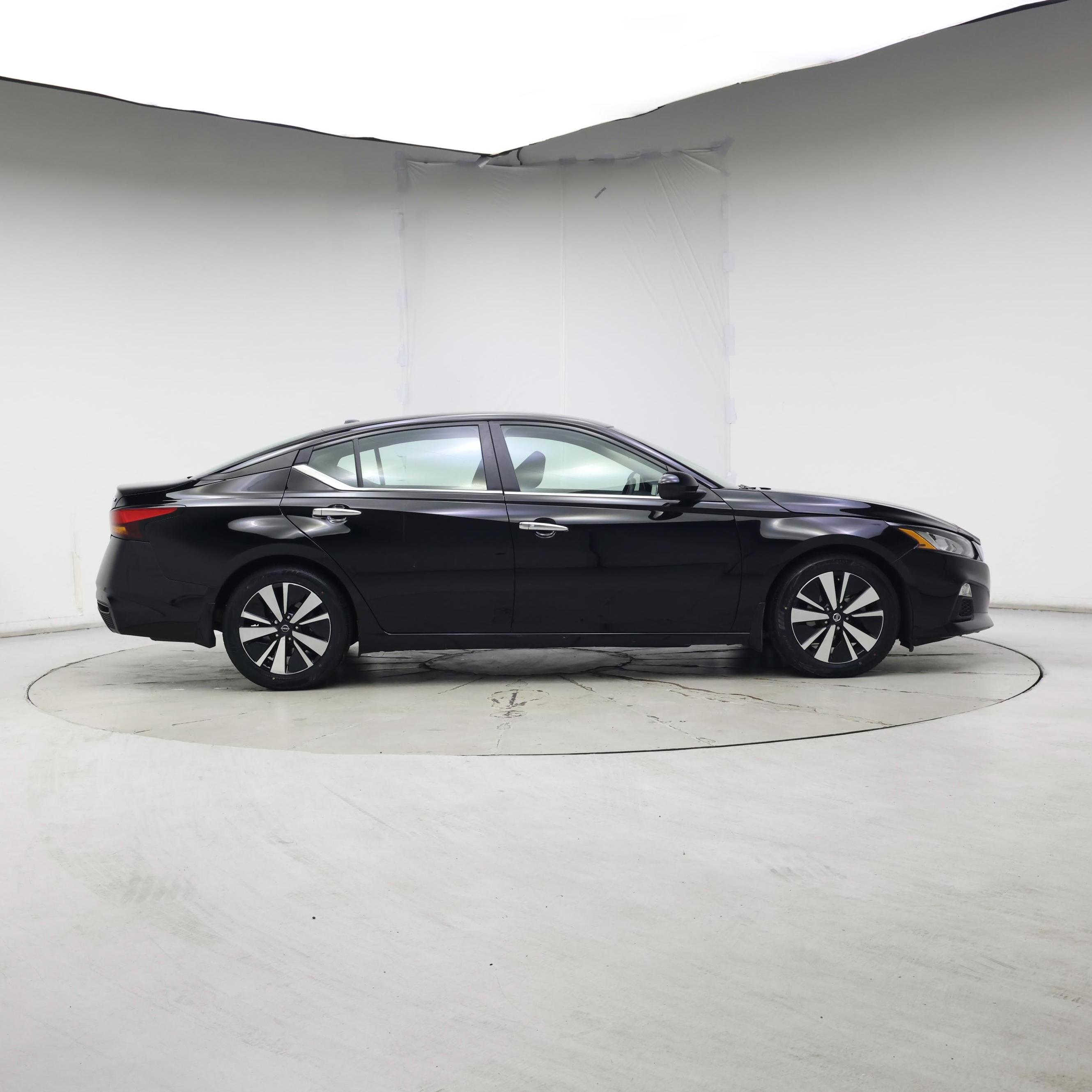 Thumbnail: 2022 Nissan Altima - 7