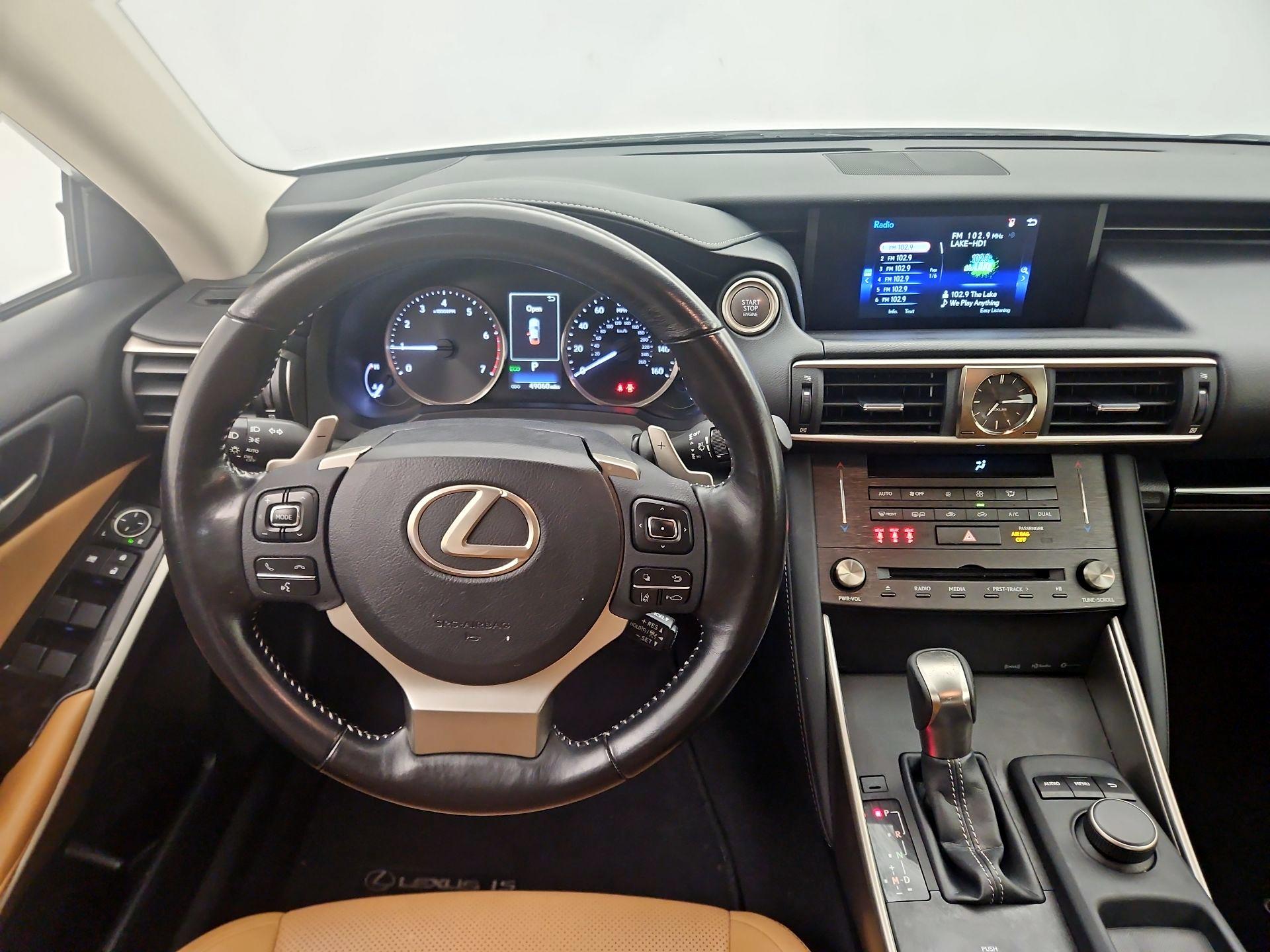 Thumbnail: 2020 Lexus IS - 10