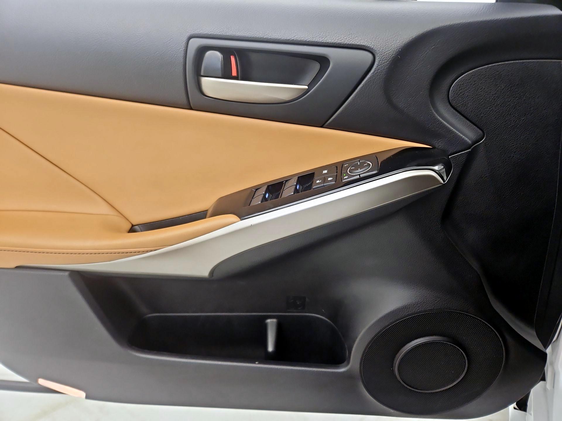 Thumbnail: 2020 Lexus IS - 12