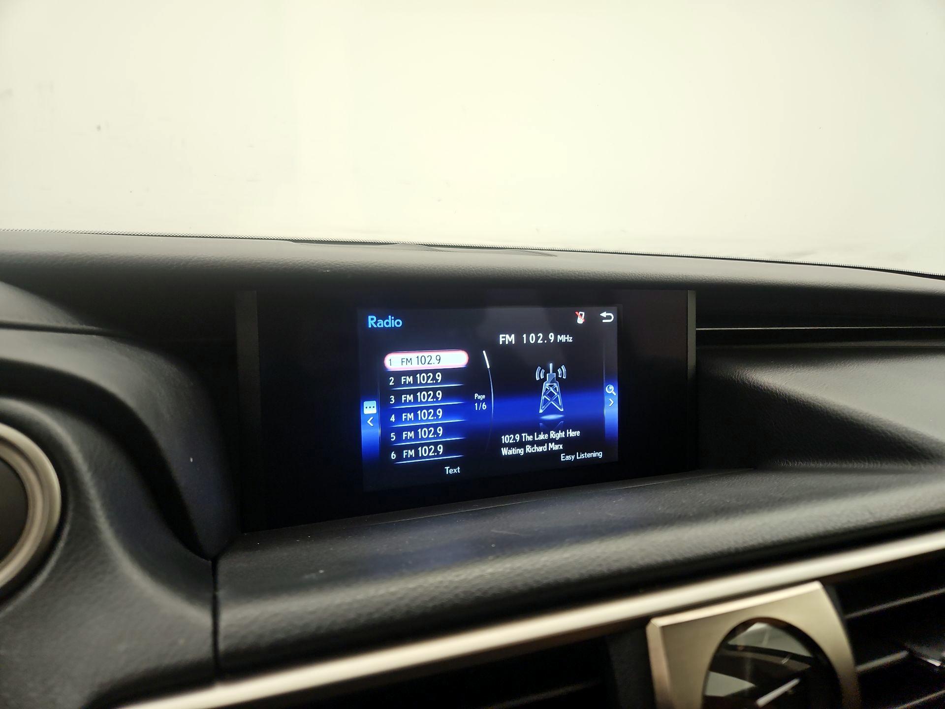 Thumbnail: 2020 Lexus IS - 15