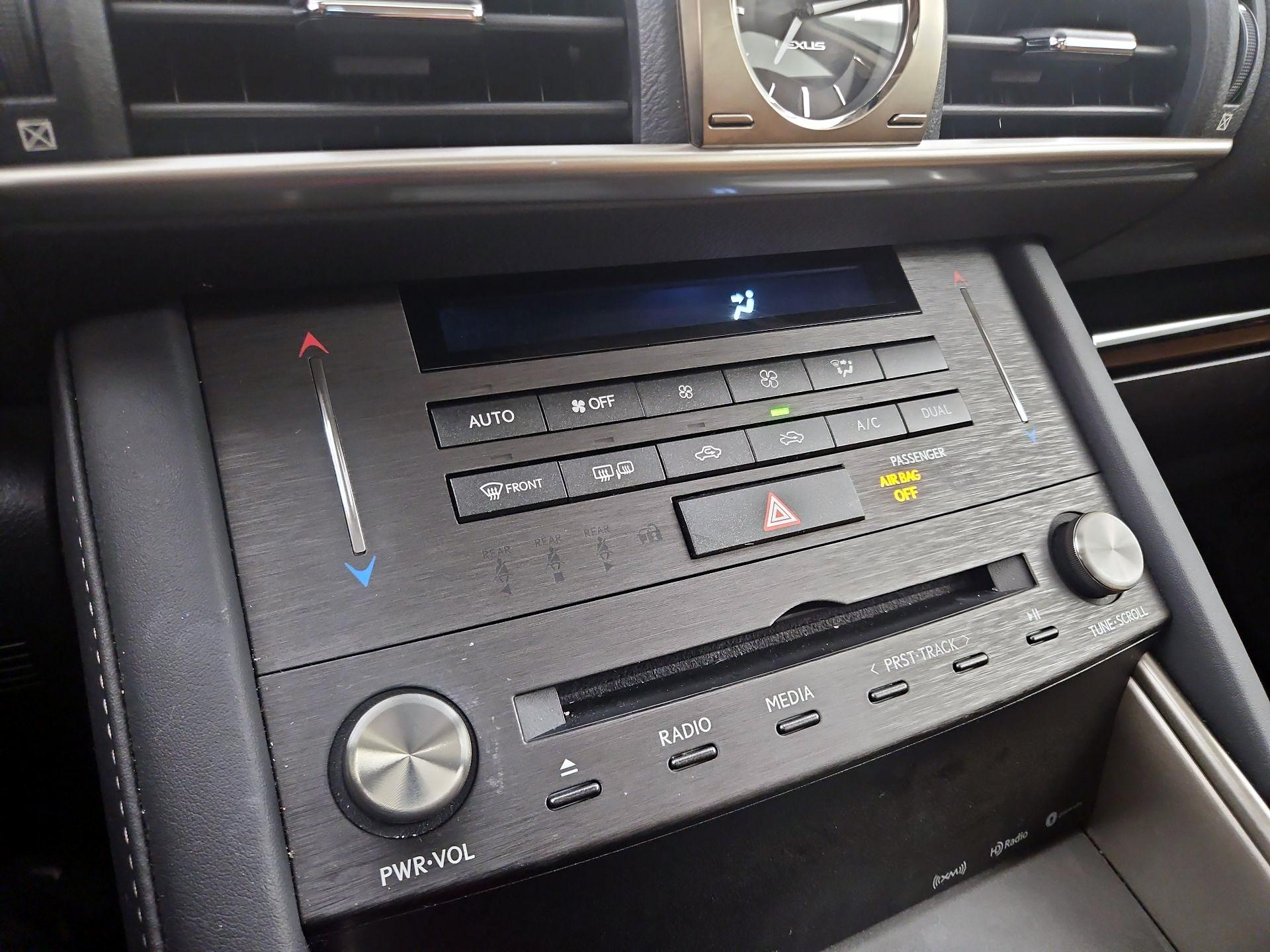 Thumbnail: 2020 Lexus IS - 16