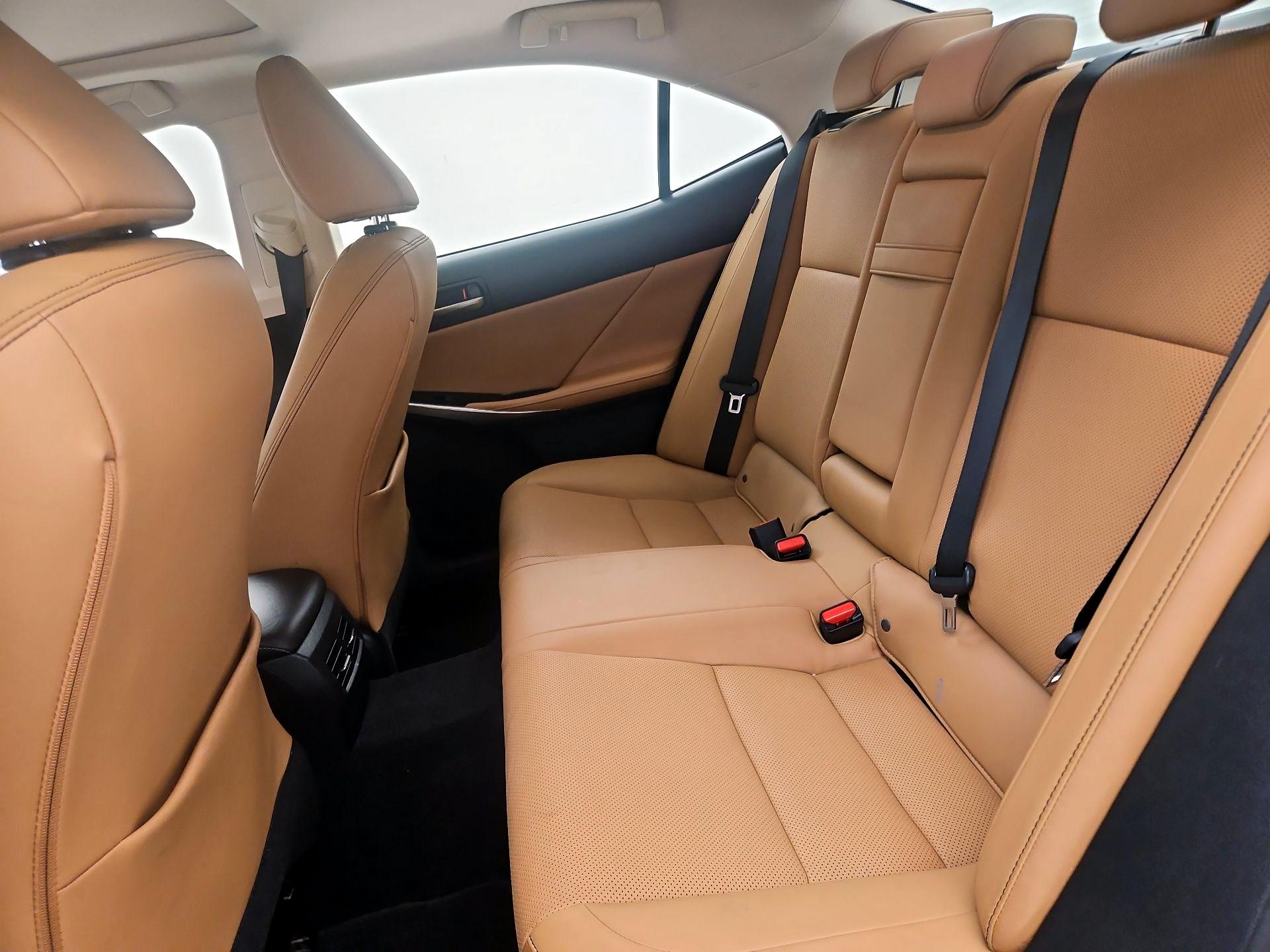 Thumbnail: 2020 Lexus IS - 19