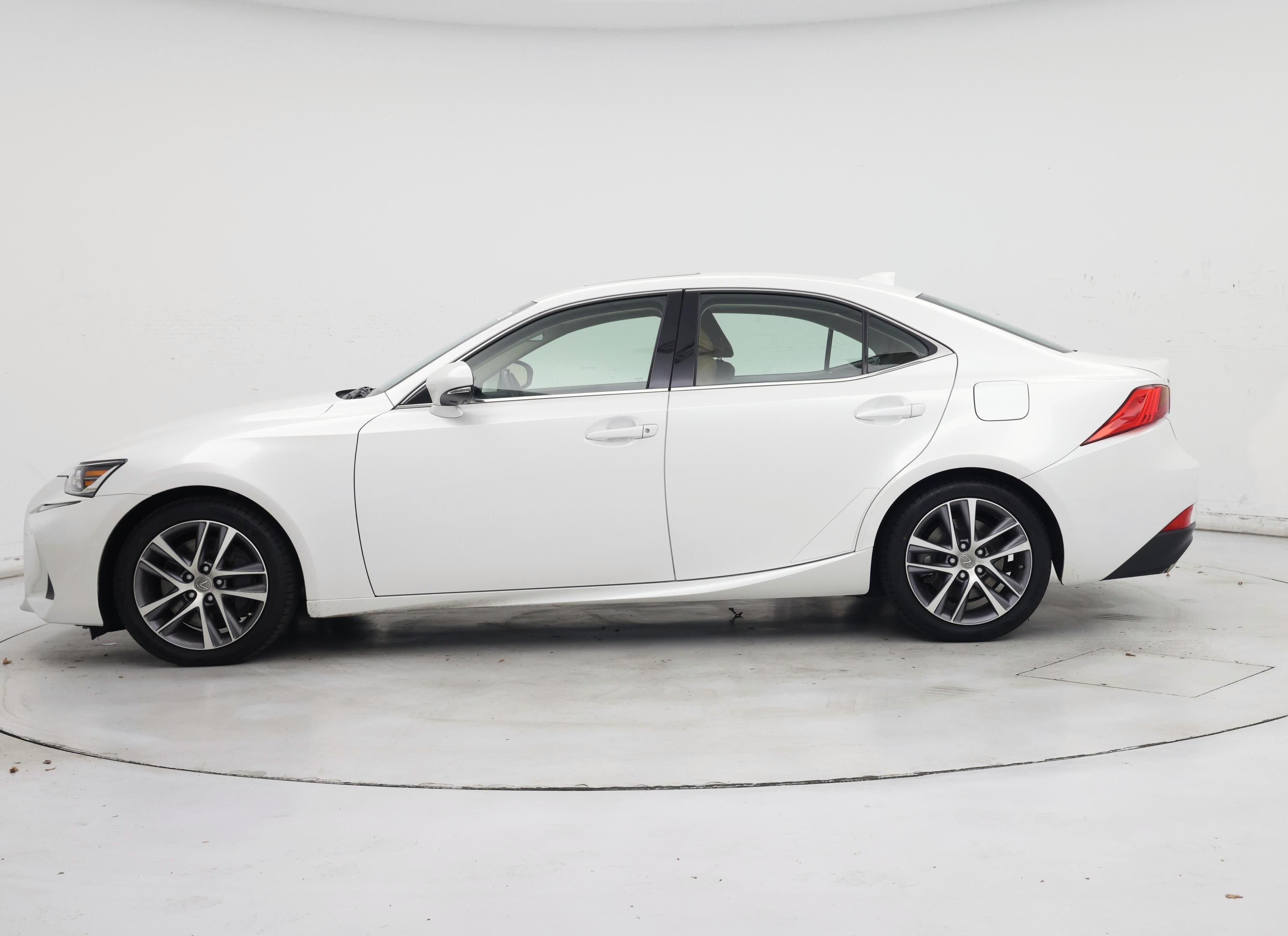 Thumbnail: 2020 Lexus IS - 3