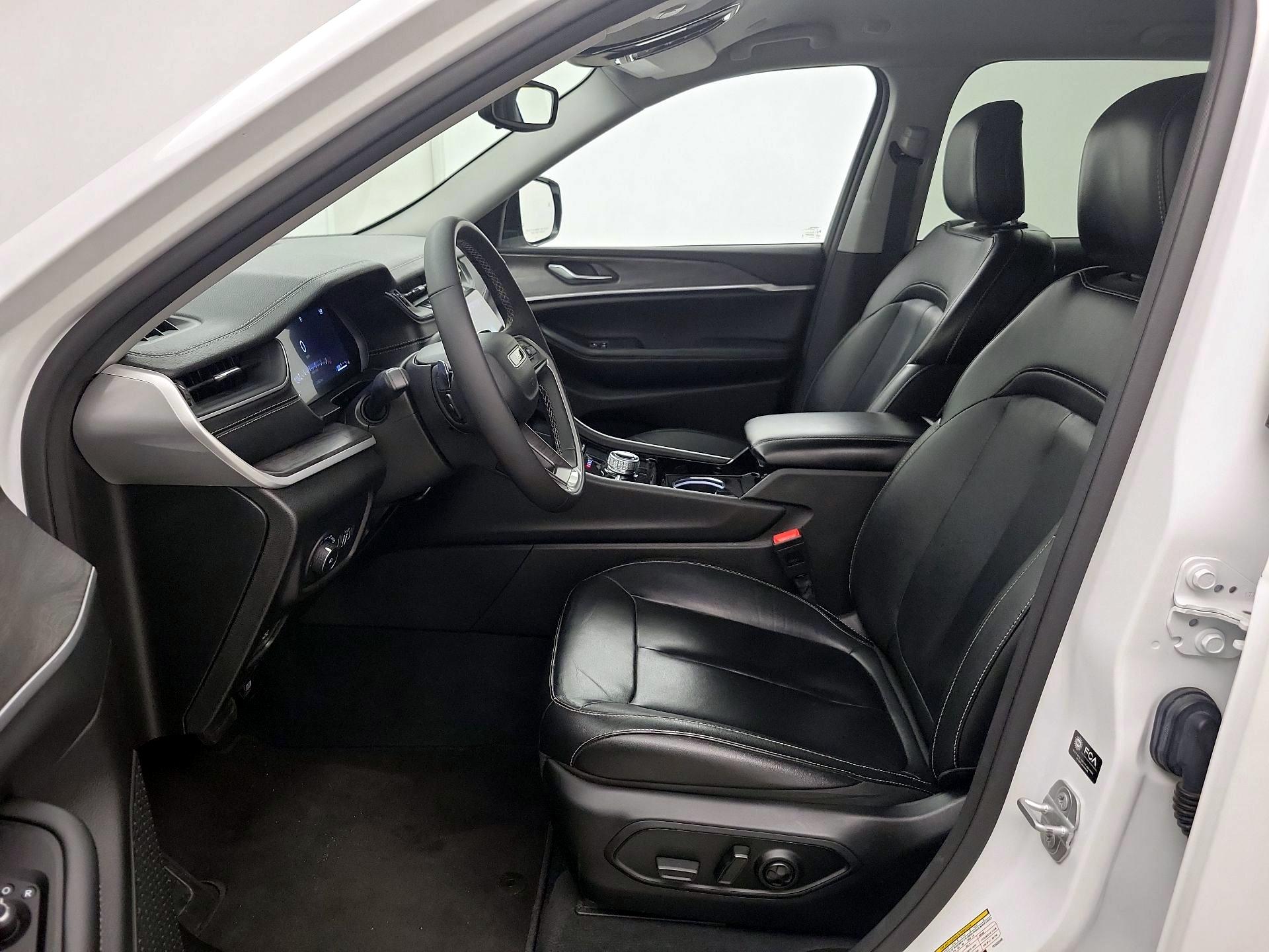 Thumbnail: 2023 Jeep Grand Cherokee - 11