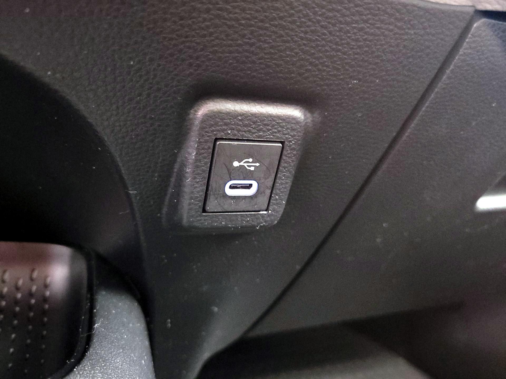 Thumbnail: 2023 Toyota Corolla - 18