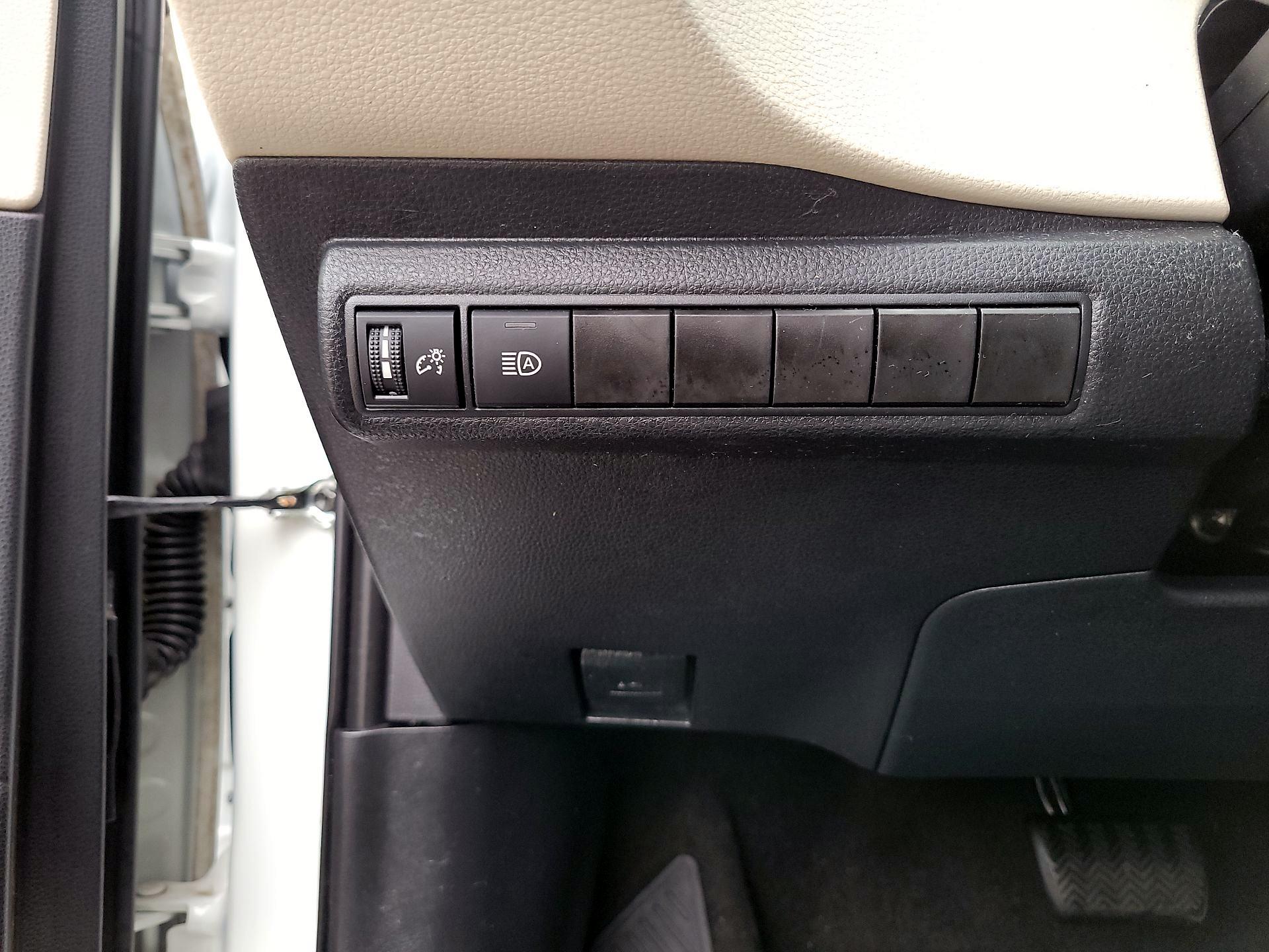 Thumbnail: 2021 Toyota Corolla - 11