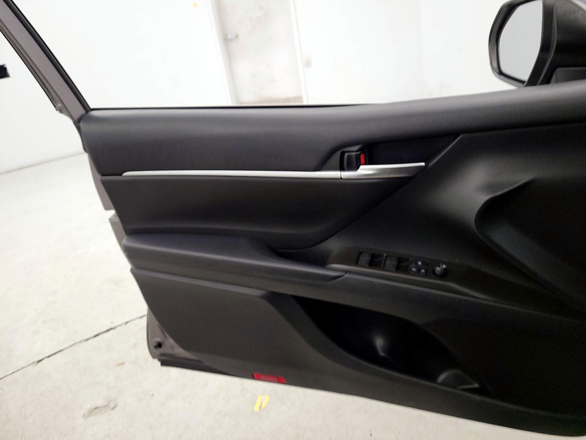 Thumbnail: 2021 Toyota Camry - 12