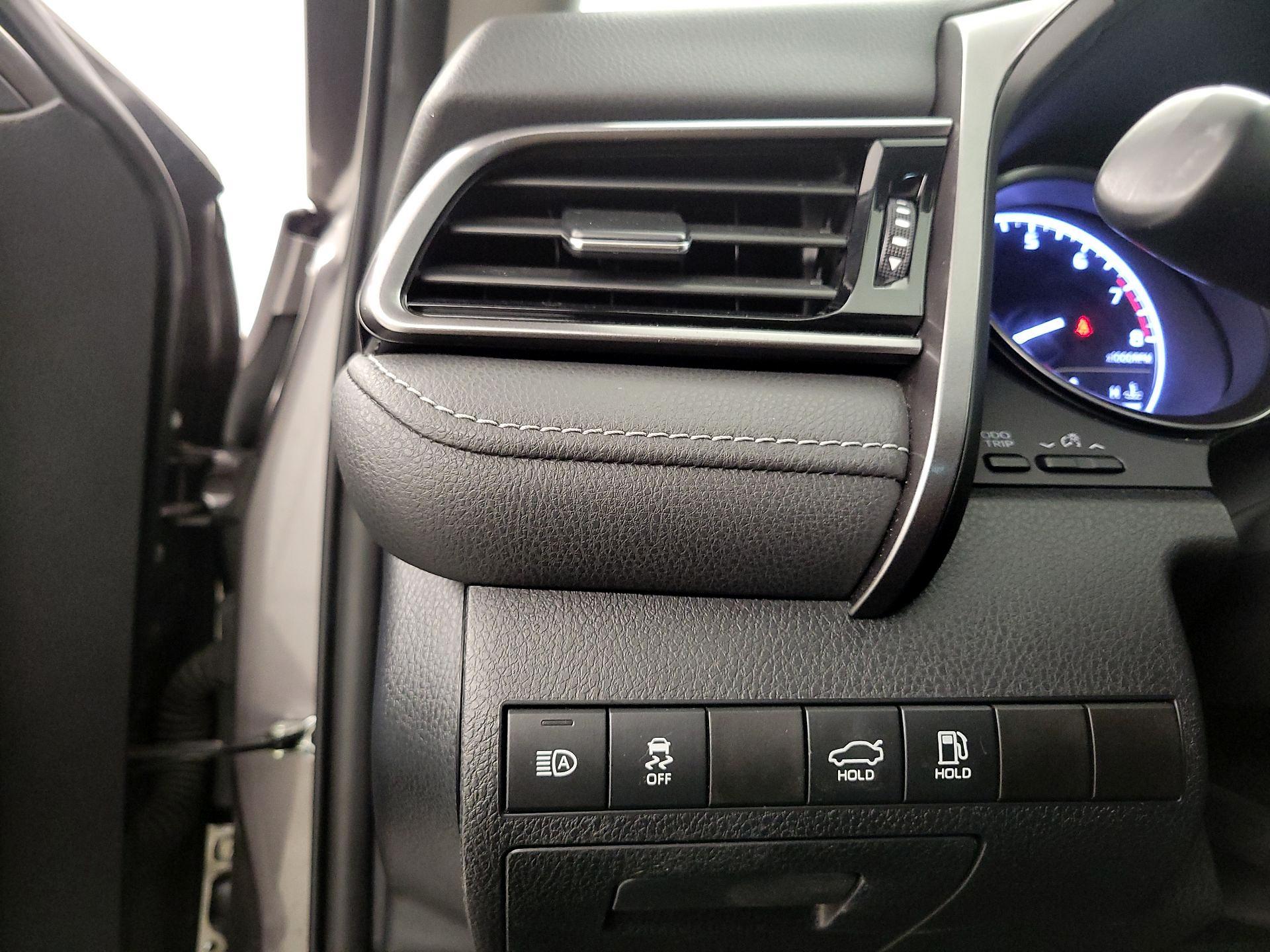 Thumbnail: 2021 Toyota Camry - 13