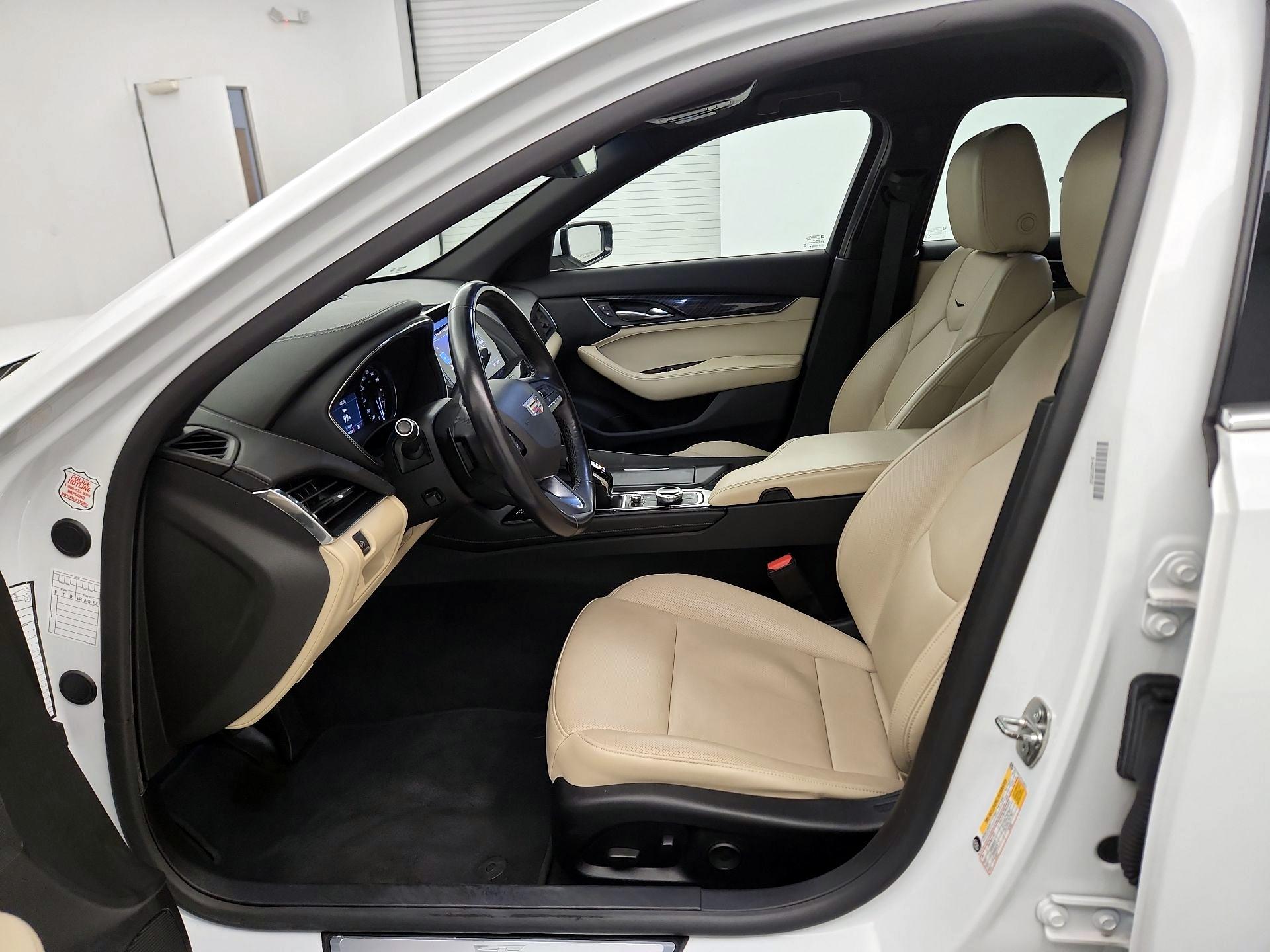 Thumbnail: 2023 Cadillac CT5 - 9