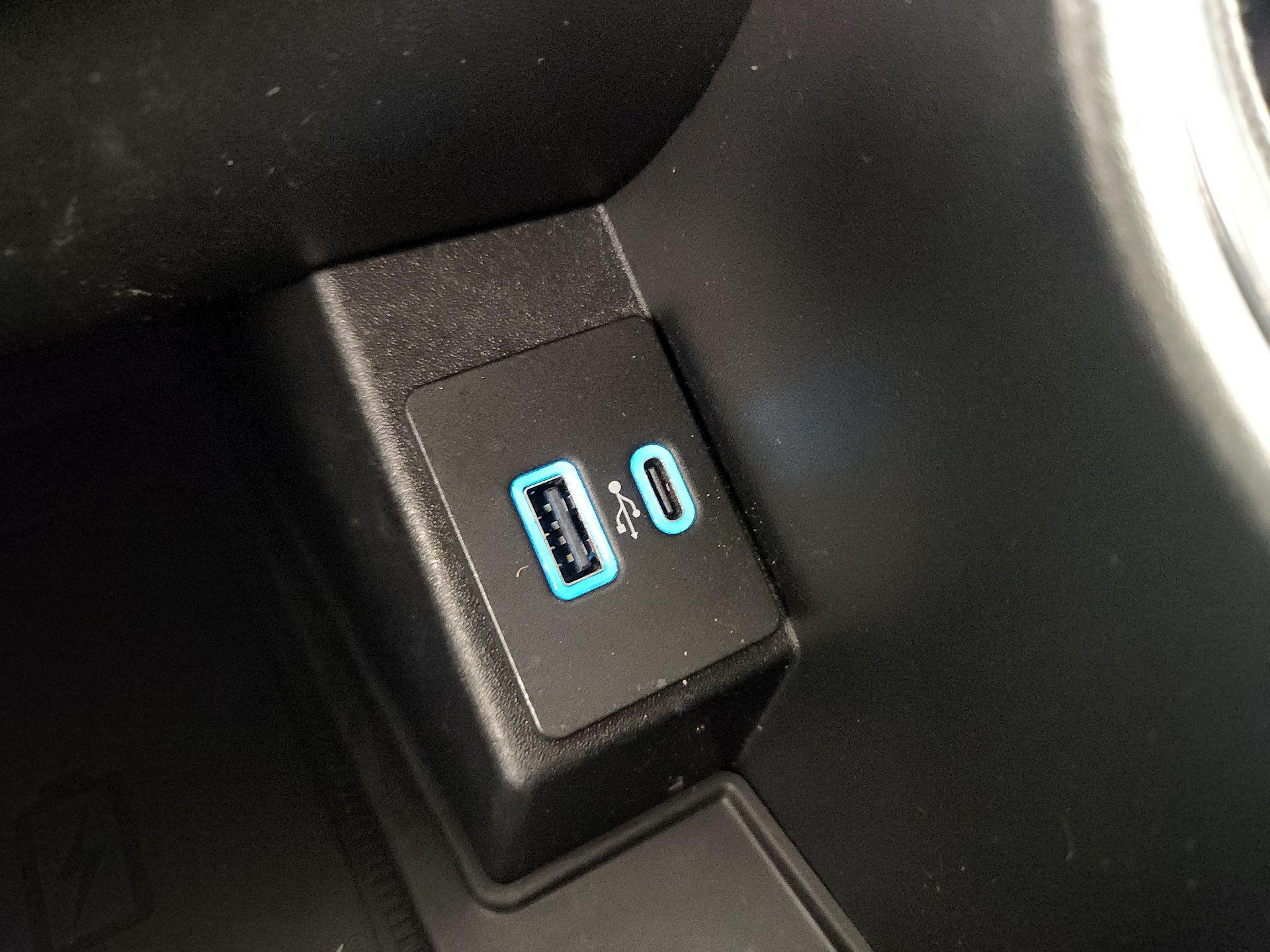 Thumbnail: 2024 Ford Edge - 16