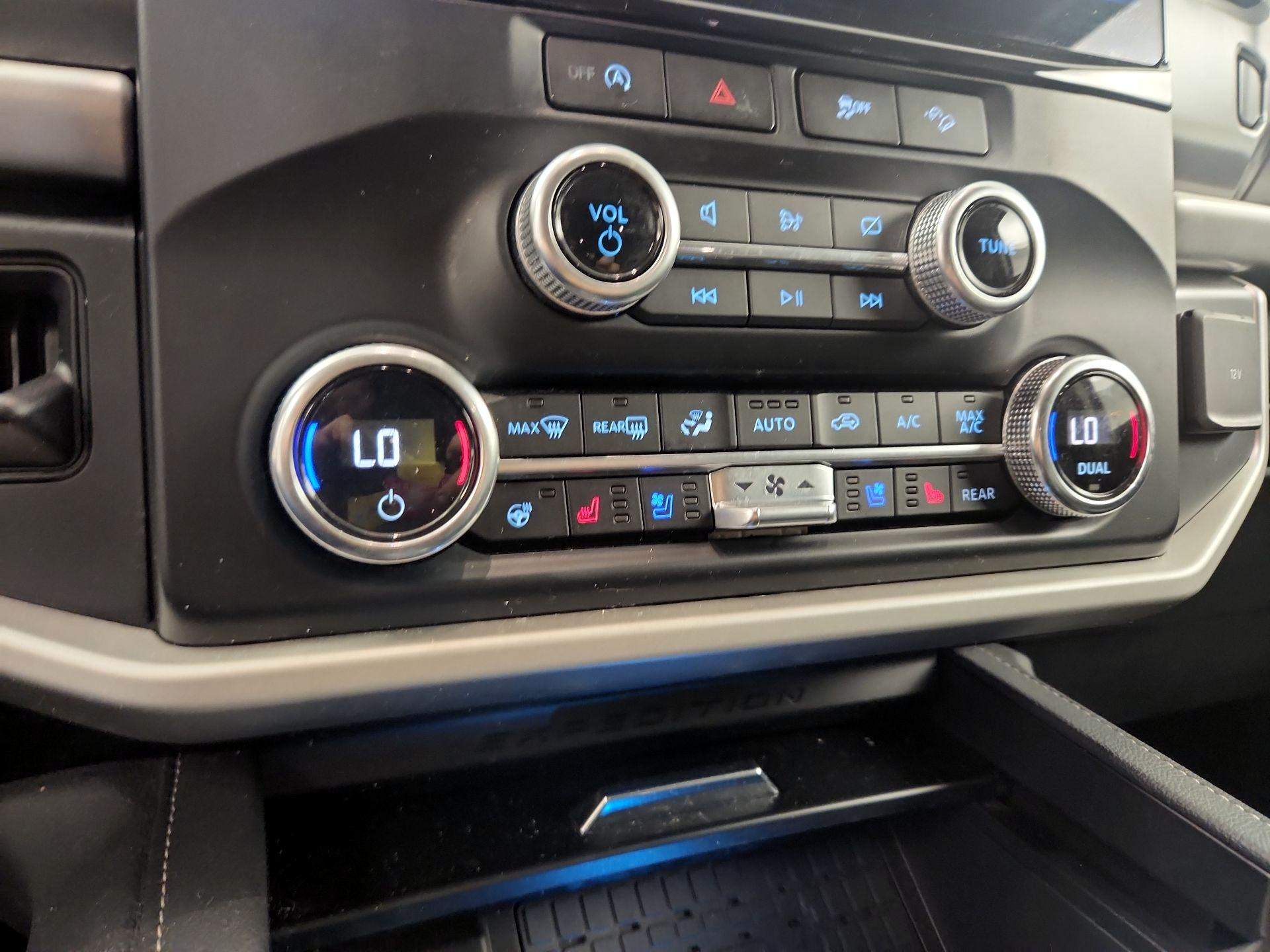 Thumbnail: 2024 Ford Expedition - 15