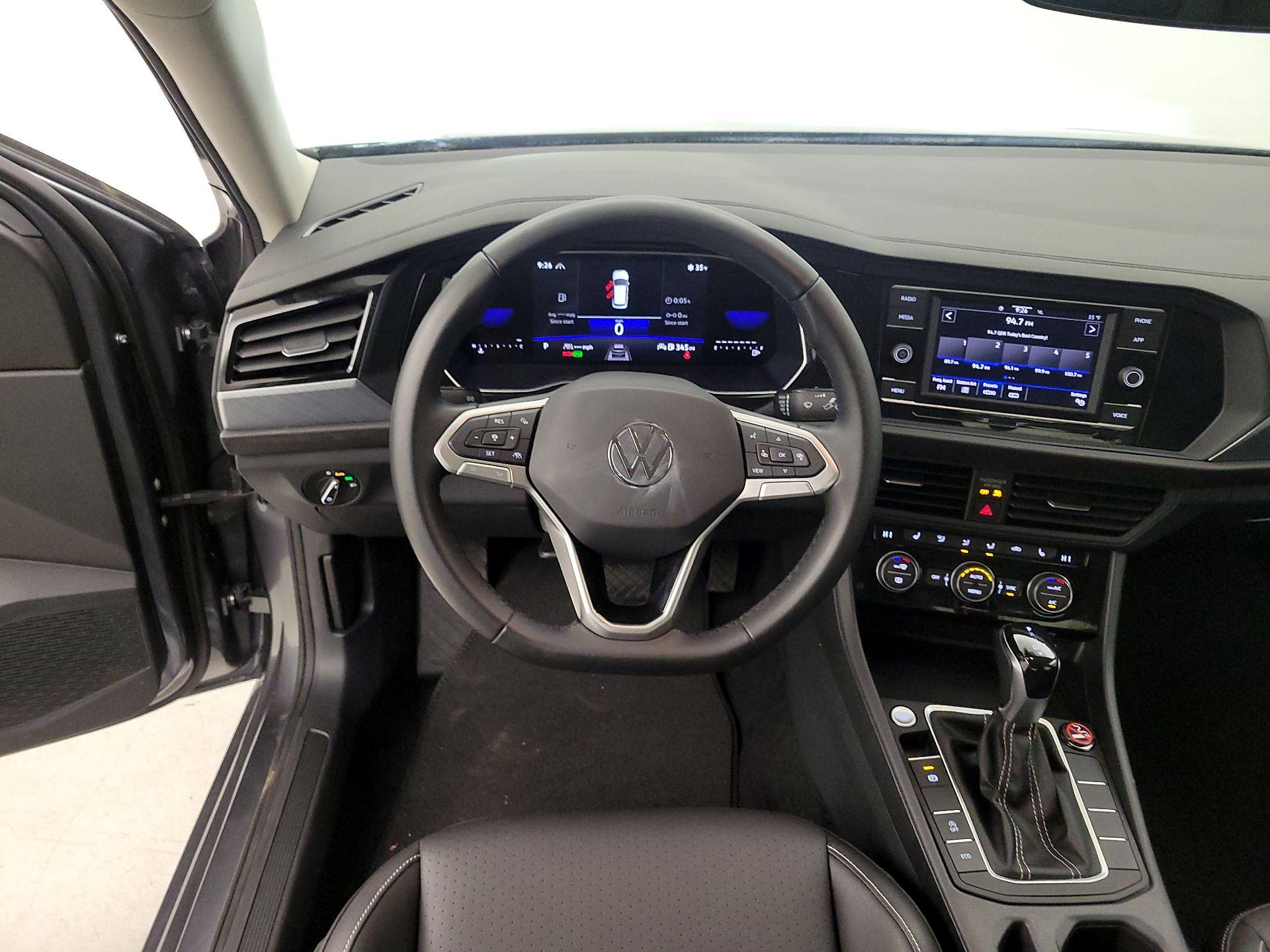 Thumbnail: 2024 Volkswagen Jetta - 10