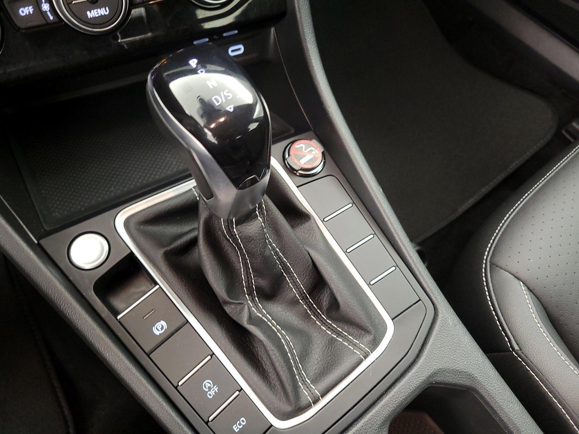 Thumbnail: 2024 Volkswagen Jetta - 16