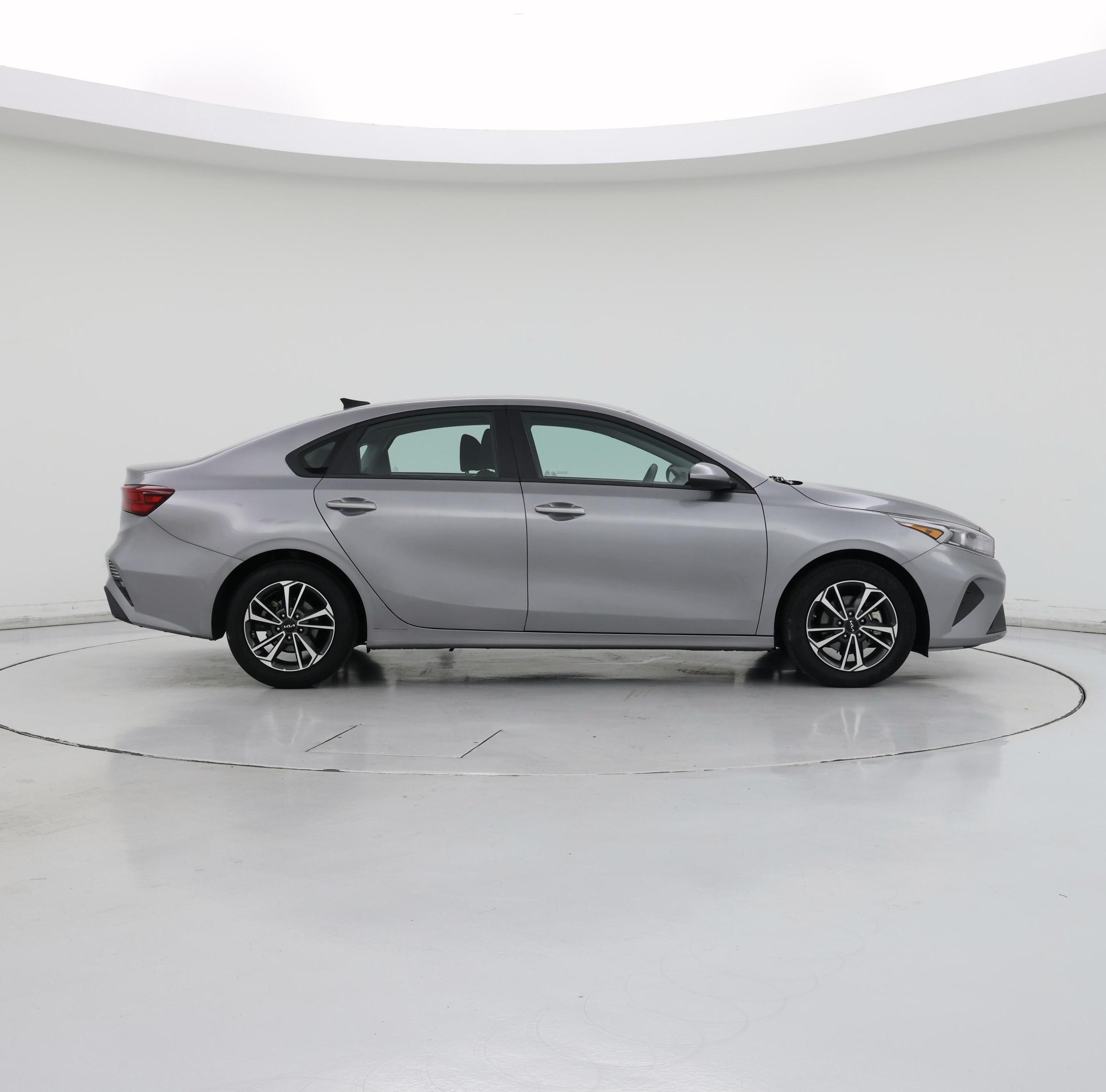 Thumbnail: 2024 Kia Forte - 7