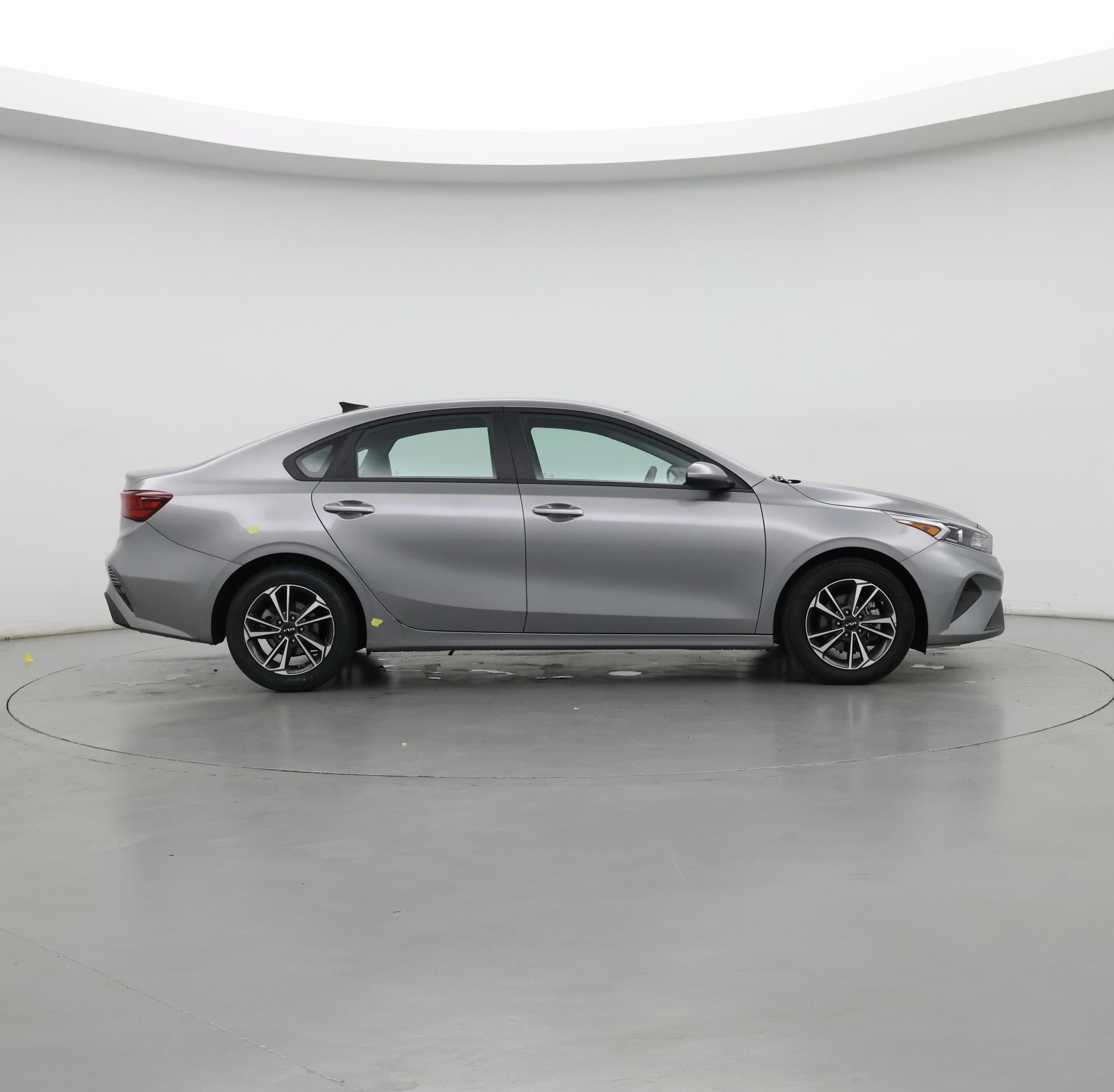 Thumbnail: 2024 Kia Forte - 7