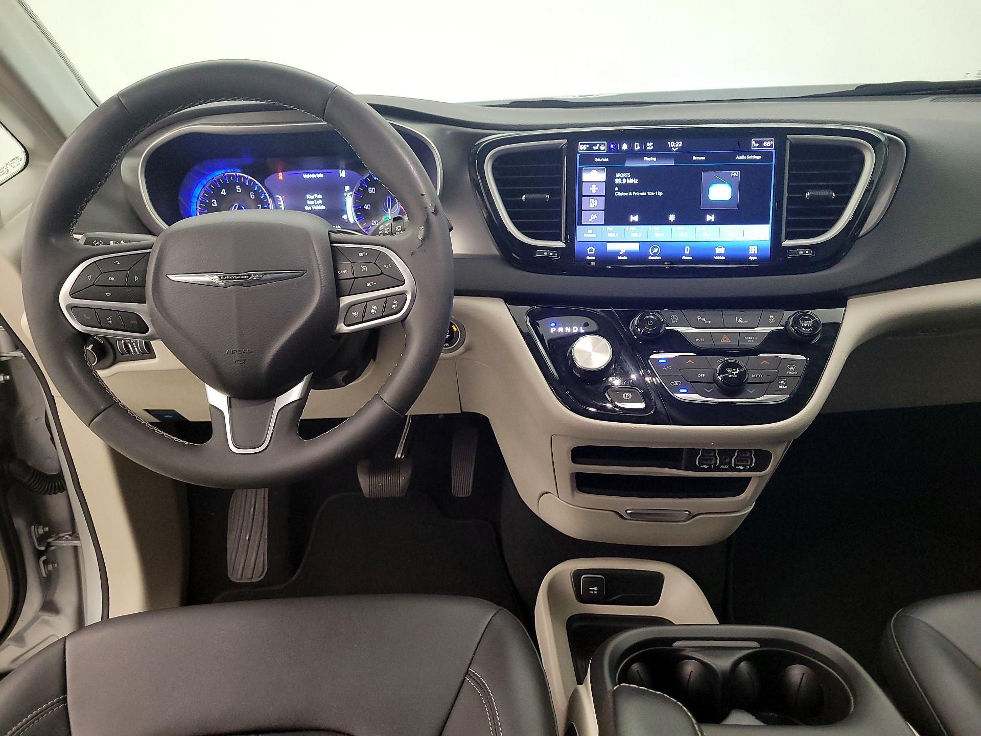 Thumbnail: 2024 Chrysler Pacifica - 9