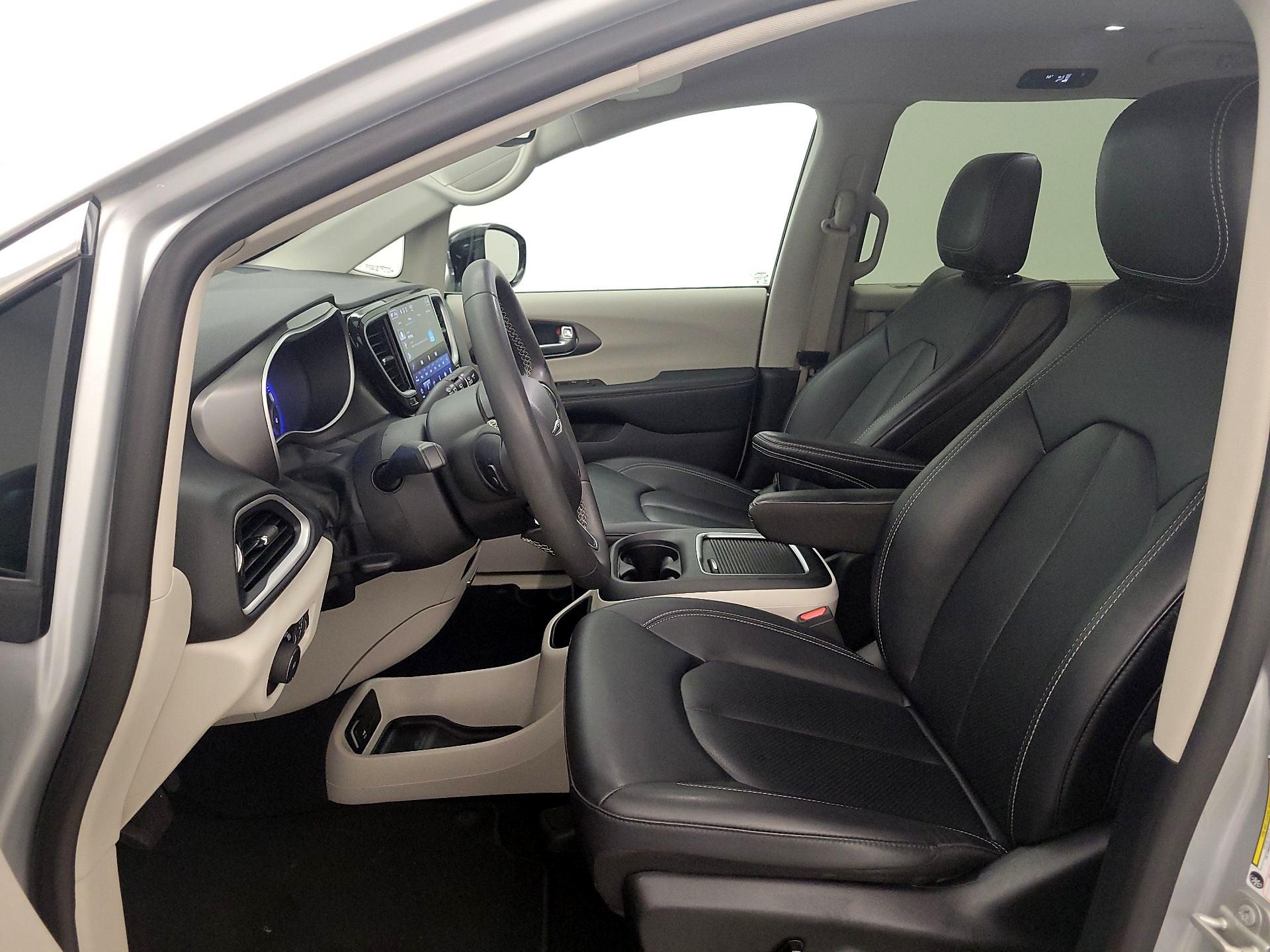 Thumbnail: 2024 Chrysler Pacifica - 11