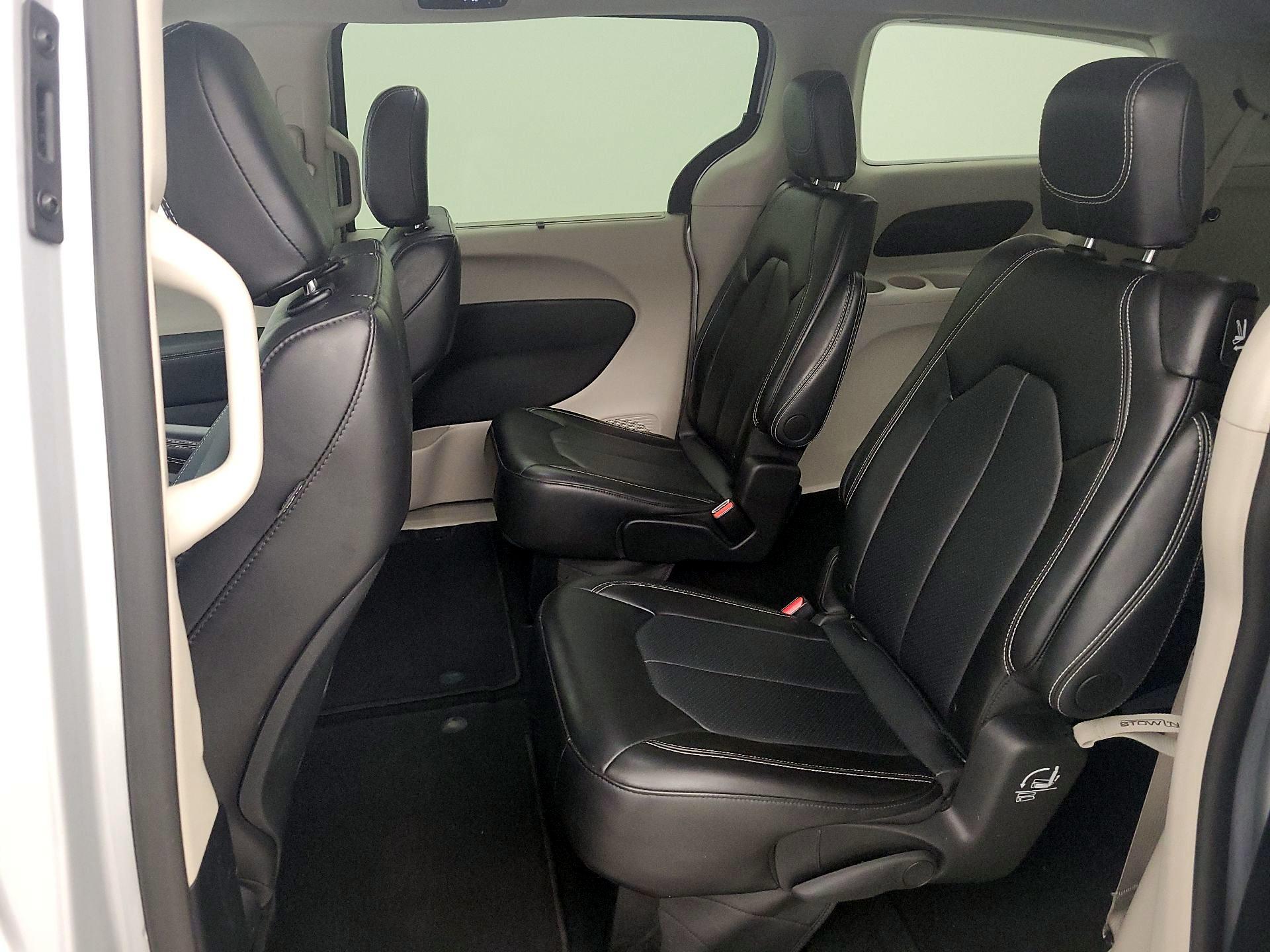 Thumbnail: 2024 Chrysler Pacifica - 19