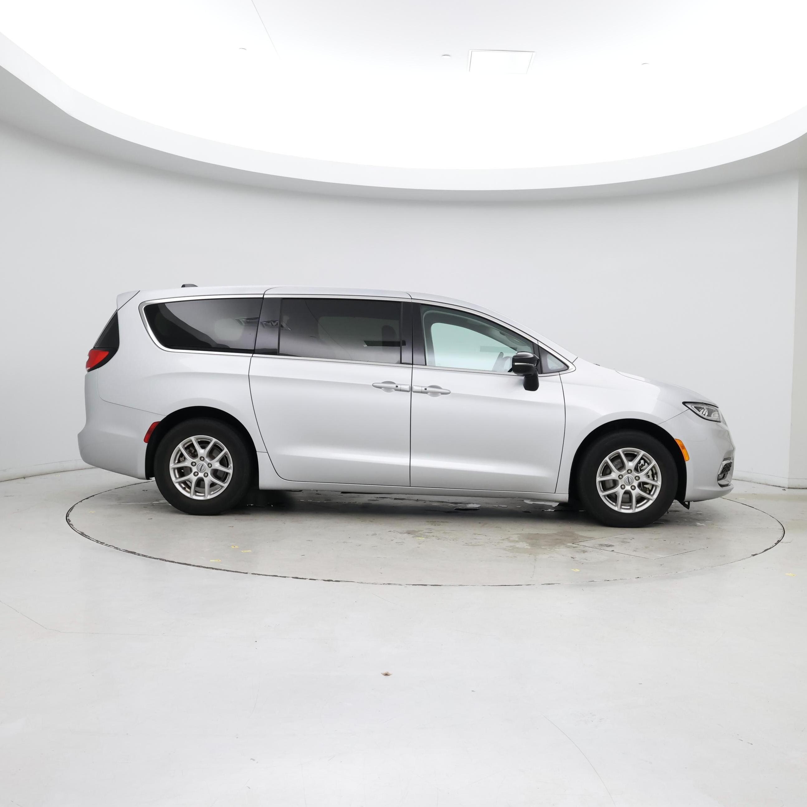 Thumbnail: 2024 Chrysler Pacifica - 7