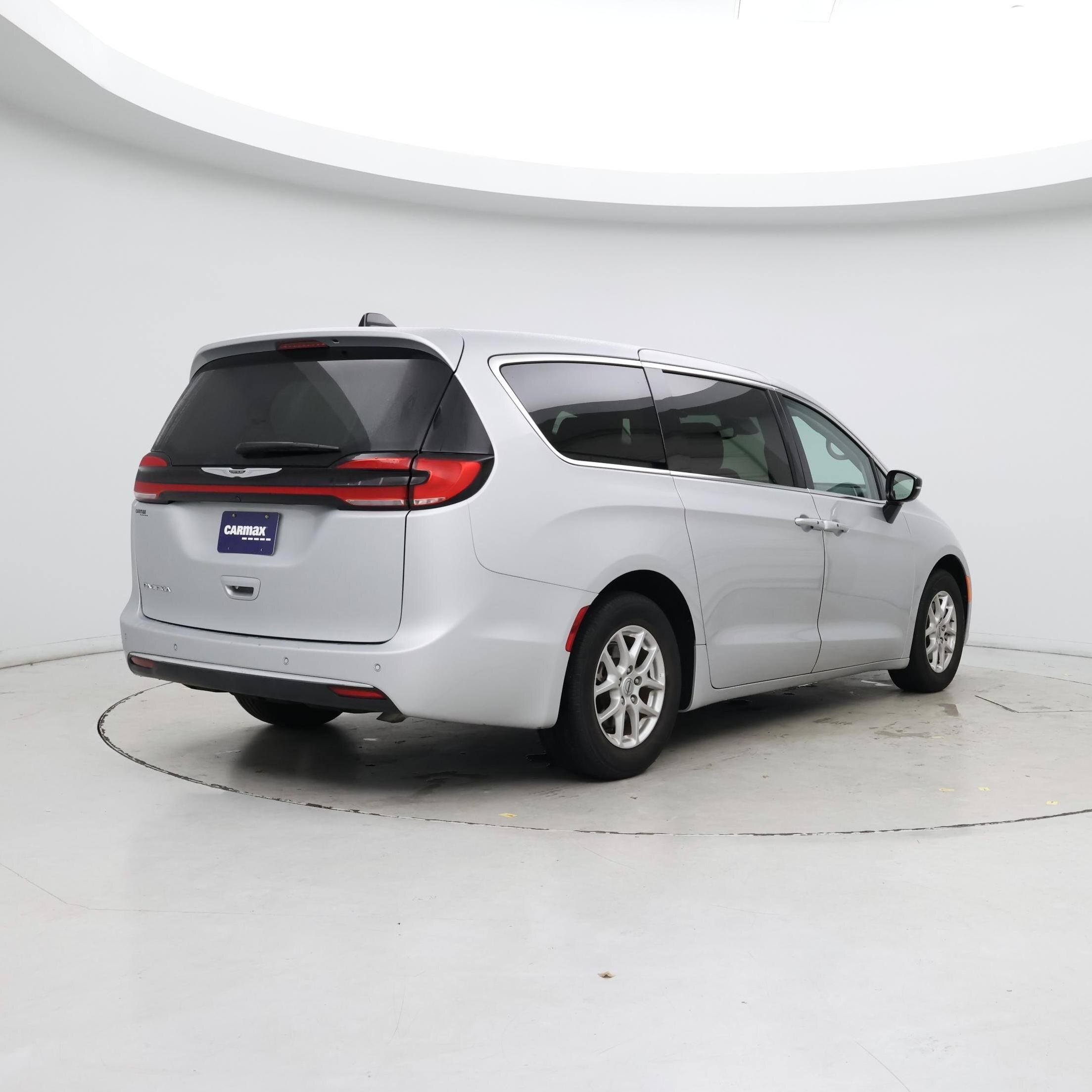 Thumbnail: 2024 Chrysler Pacifica - 8