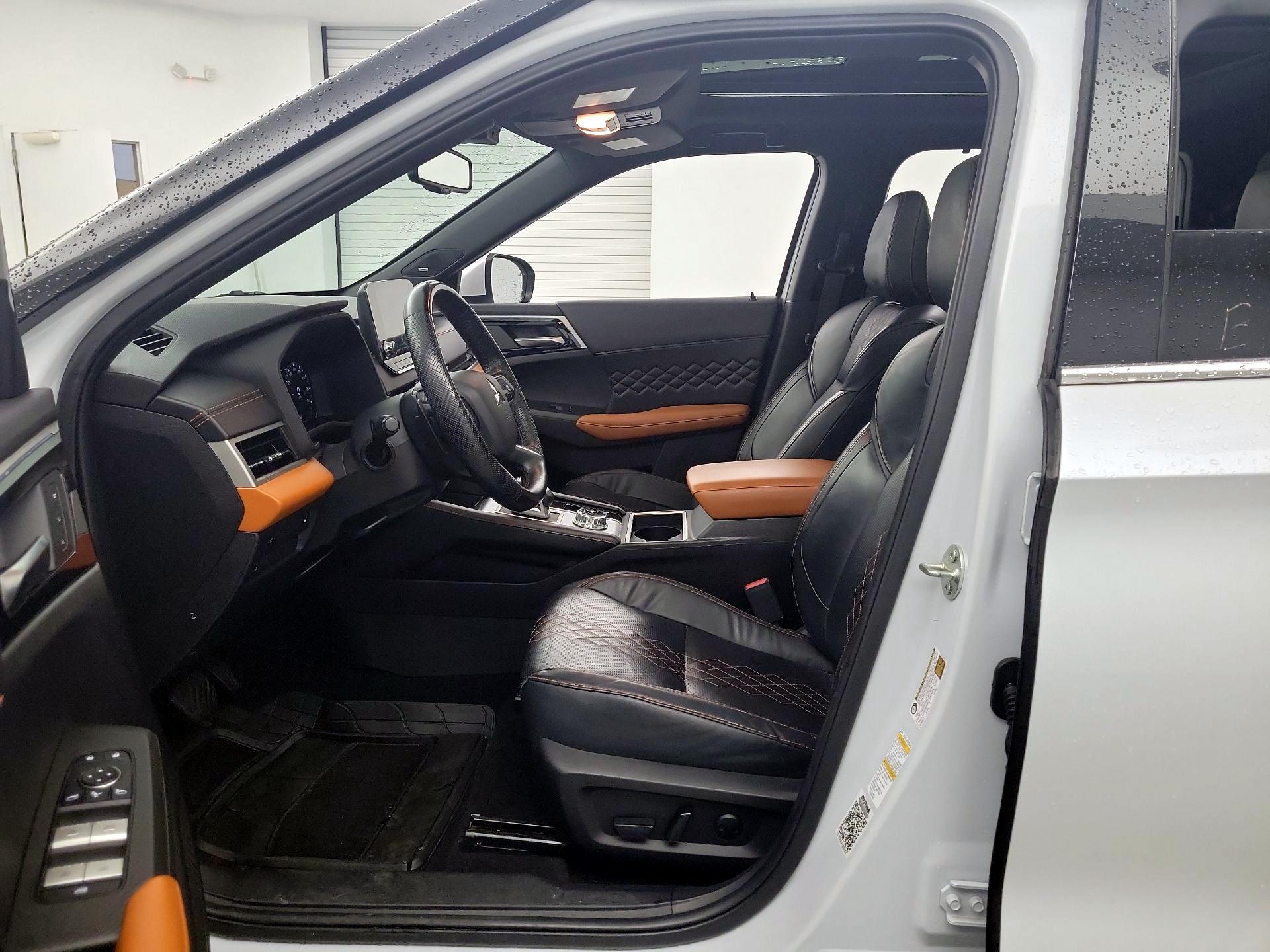 Thumbnail: 2022 Mitsubishi Outlander - 9