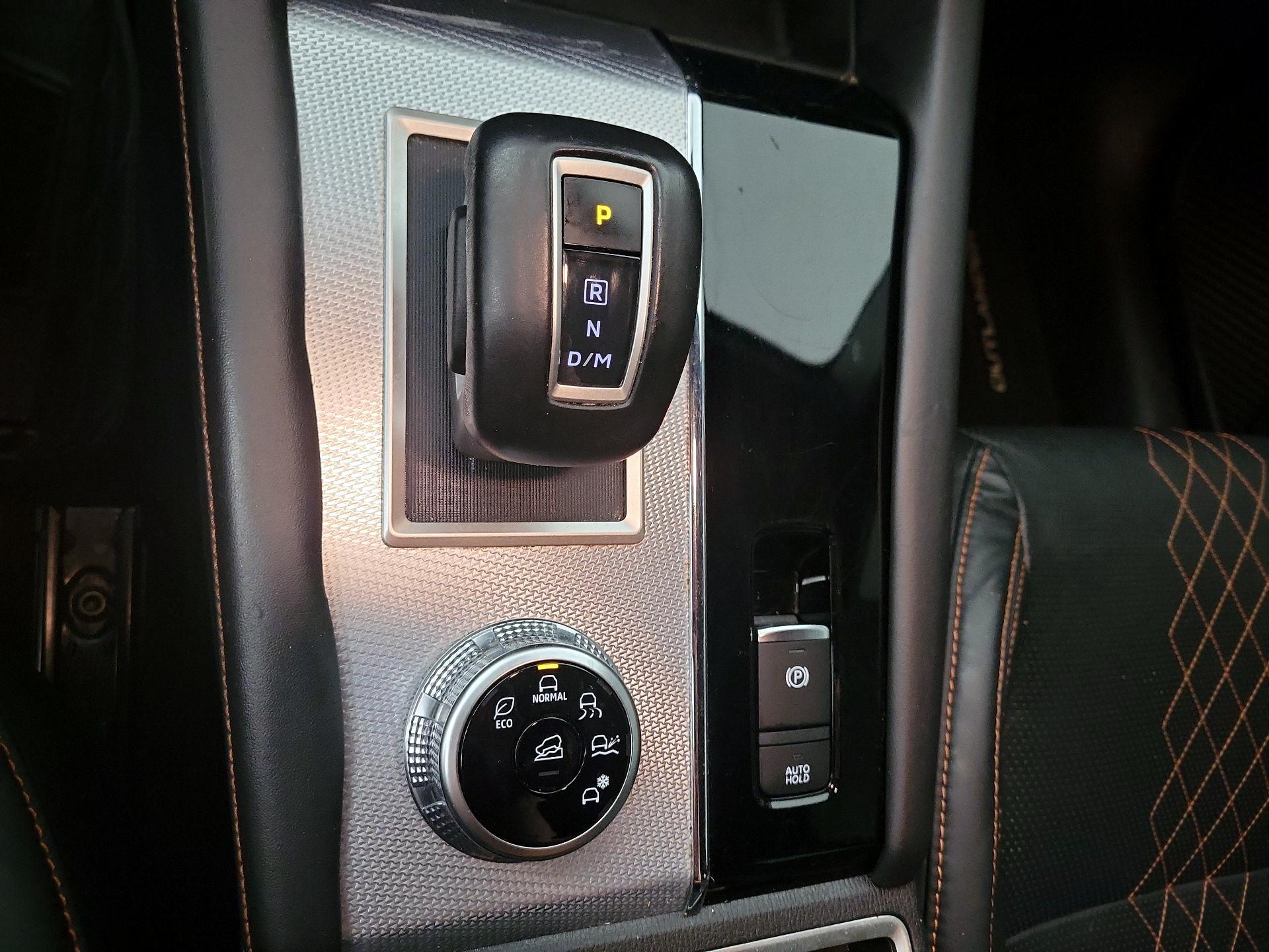 Thumbnail: 2022 Mitsubishi Outlander - 16