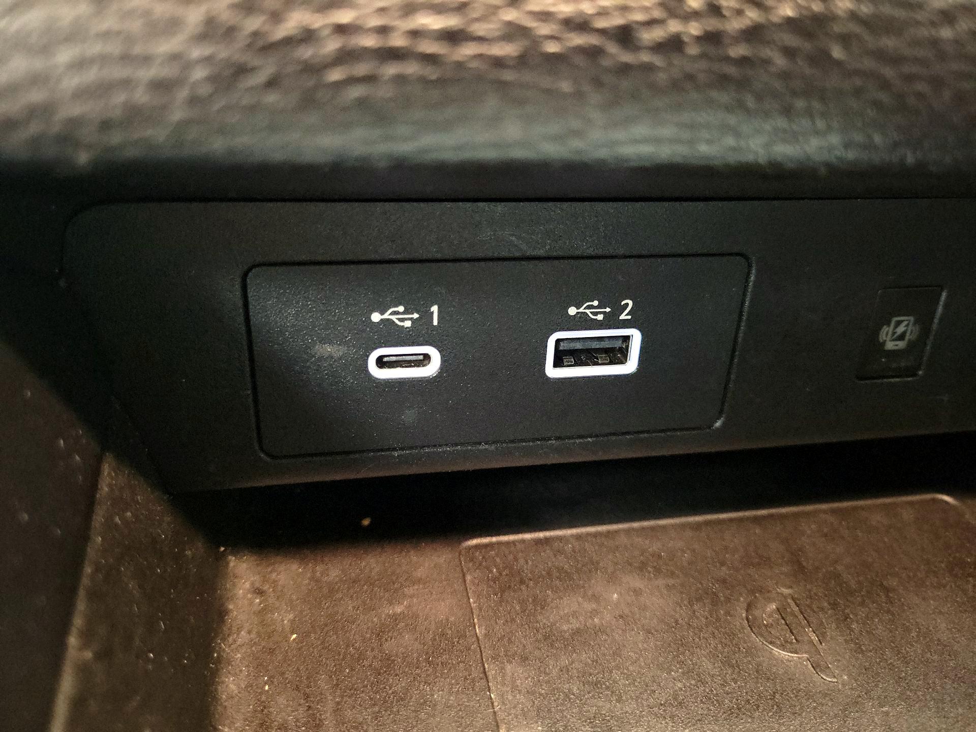 Thumbnail: 2022 Mitsubishi Outlander - 17