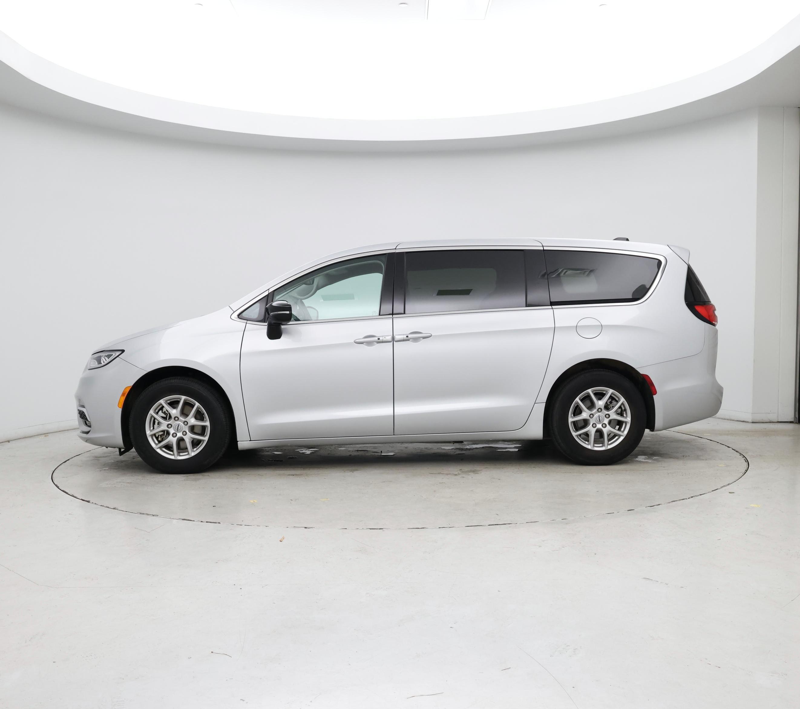 Thumbnail: 2024 Chrysler Pacifica - 3