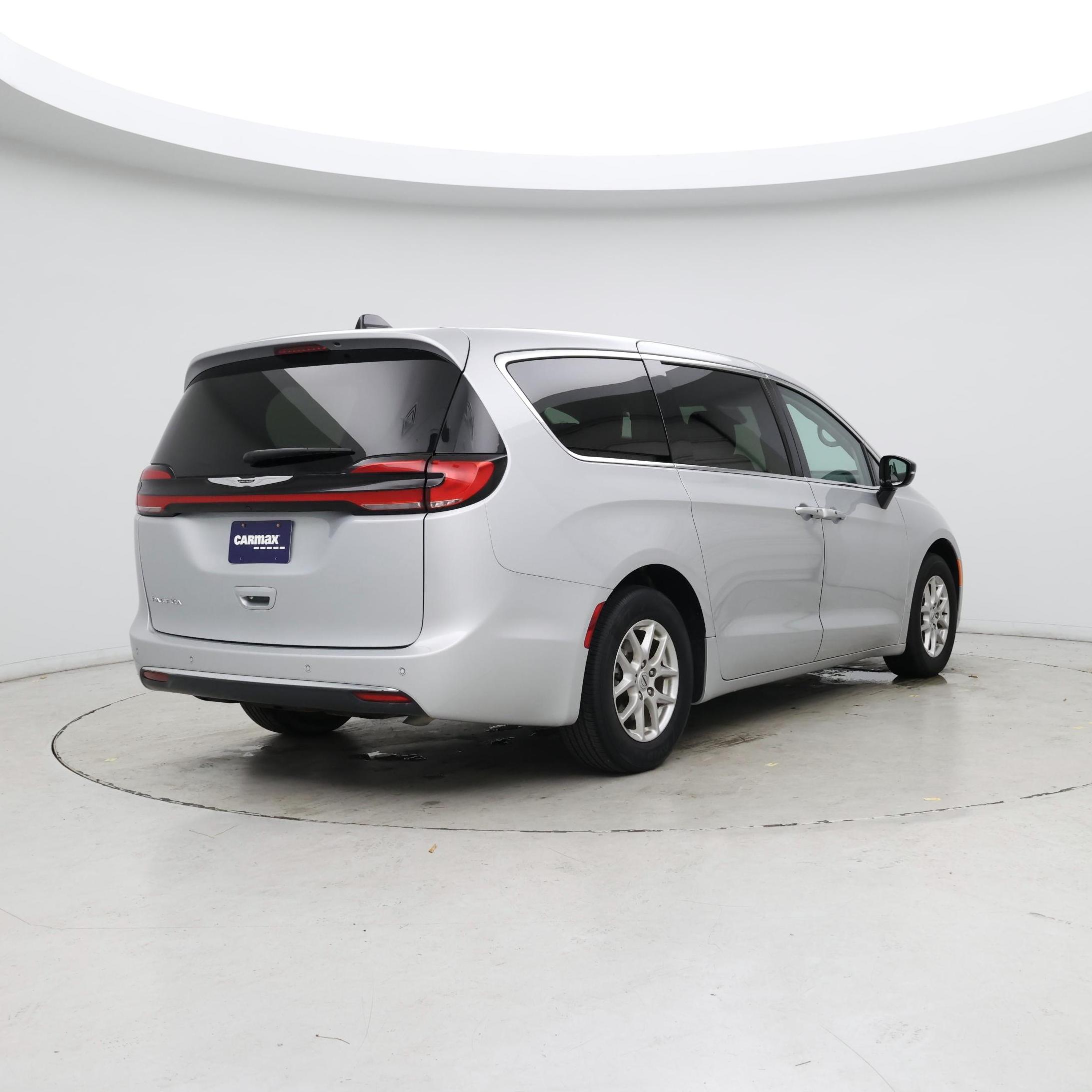 Thumbnail: 2024 Chrysler Pacifica - 8