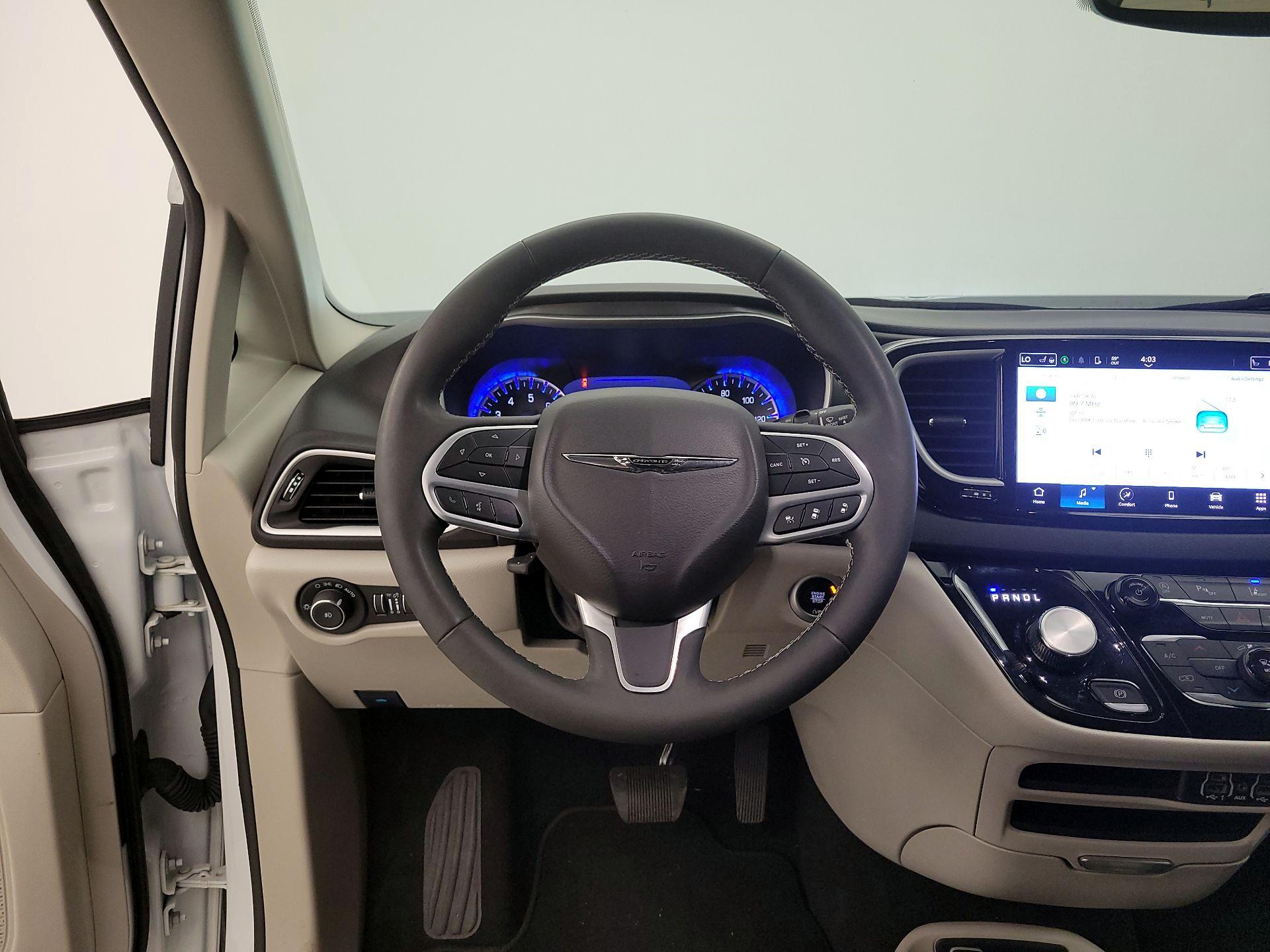 Thumbnail: 2024 Chrysler Pacifica - 10