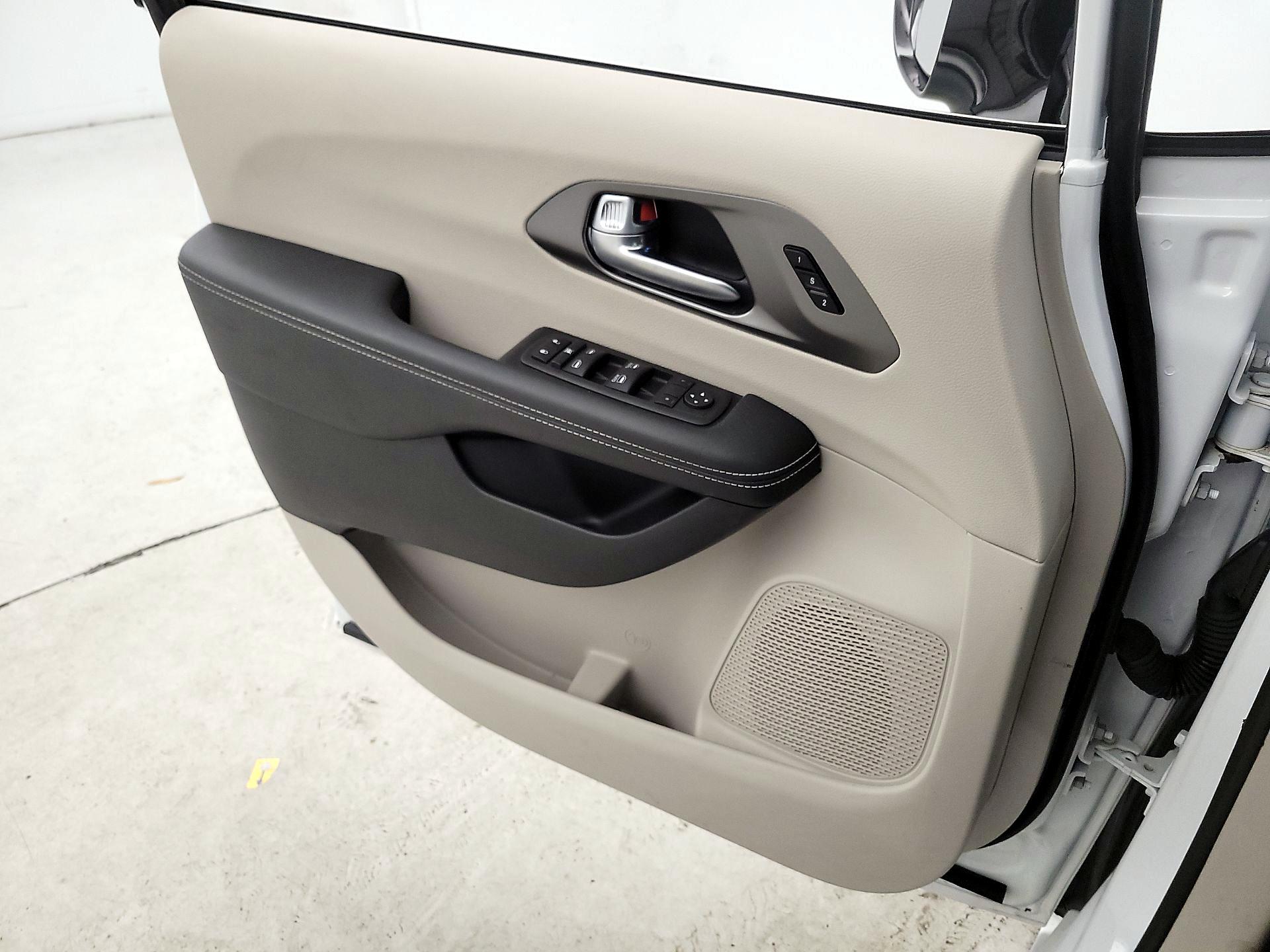 Thumbnail: 2024 Chrysler Pacifica - 12